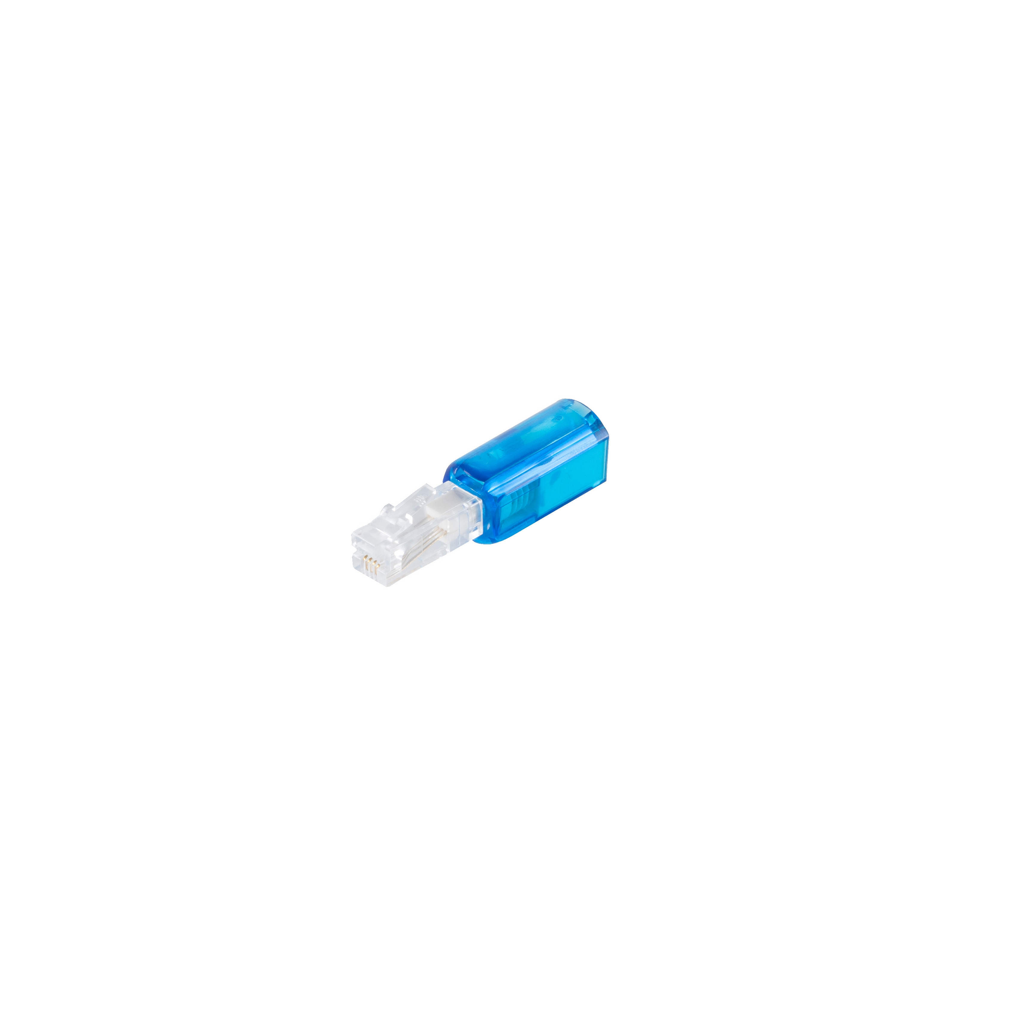 Blauer RJ45-Stecker auf weißem Hintergrund.