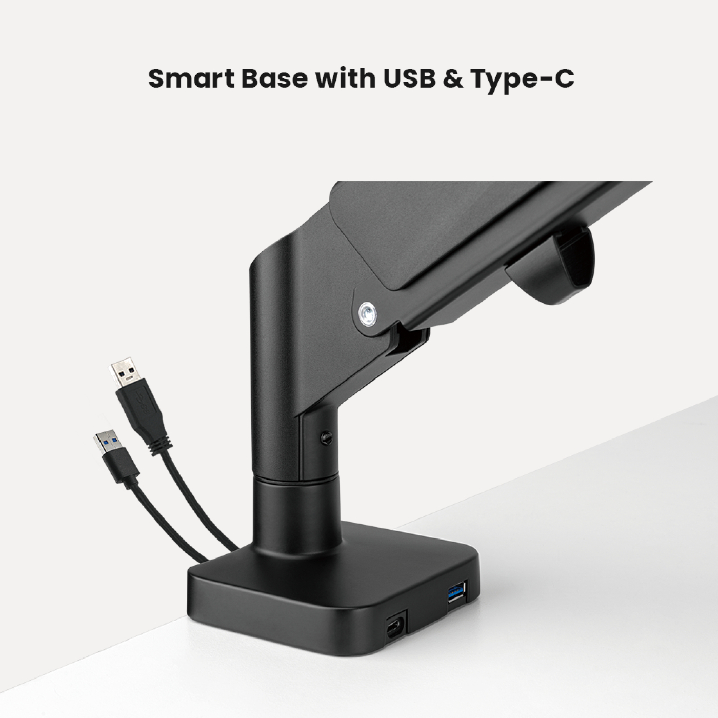 Schwarze Smart Base mit USB- und Typ-C-Anschlüssen, Kabel angeschlossen, auf weißem Hintergrund.