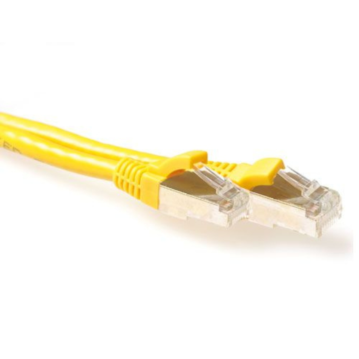 Zwei gelbe Ethernet-Kabel mit transparenten Steckern auf weißem Hintergrund.