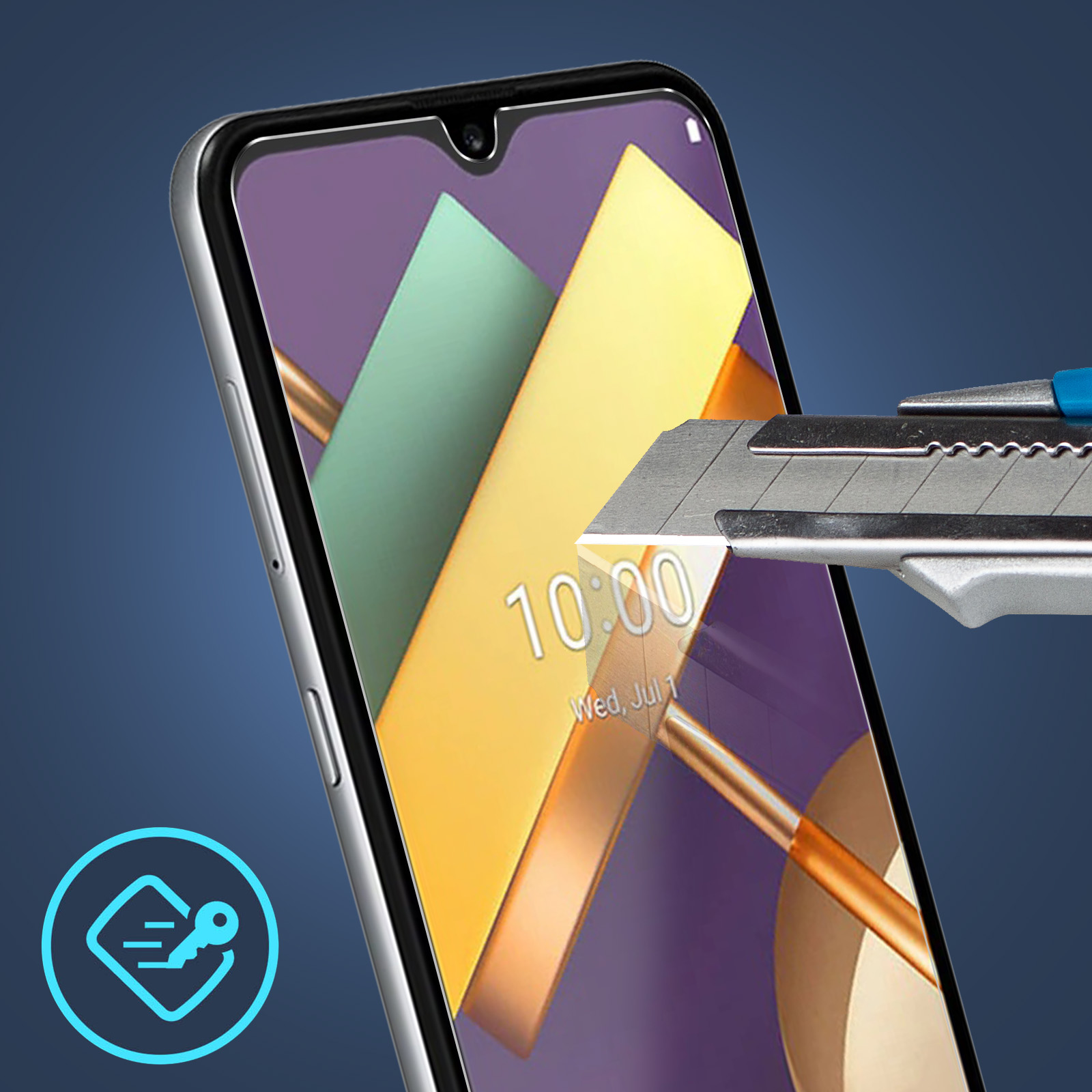 Schermo del telefono con protezione schermo testata con un taglierino. Il display mostra l'ora e forme colorate.