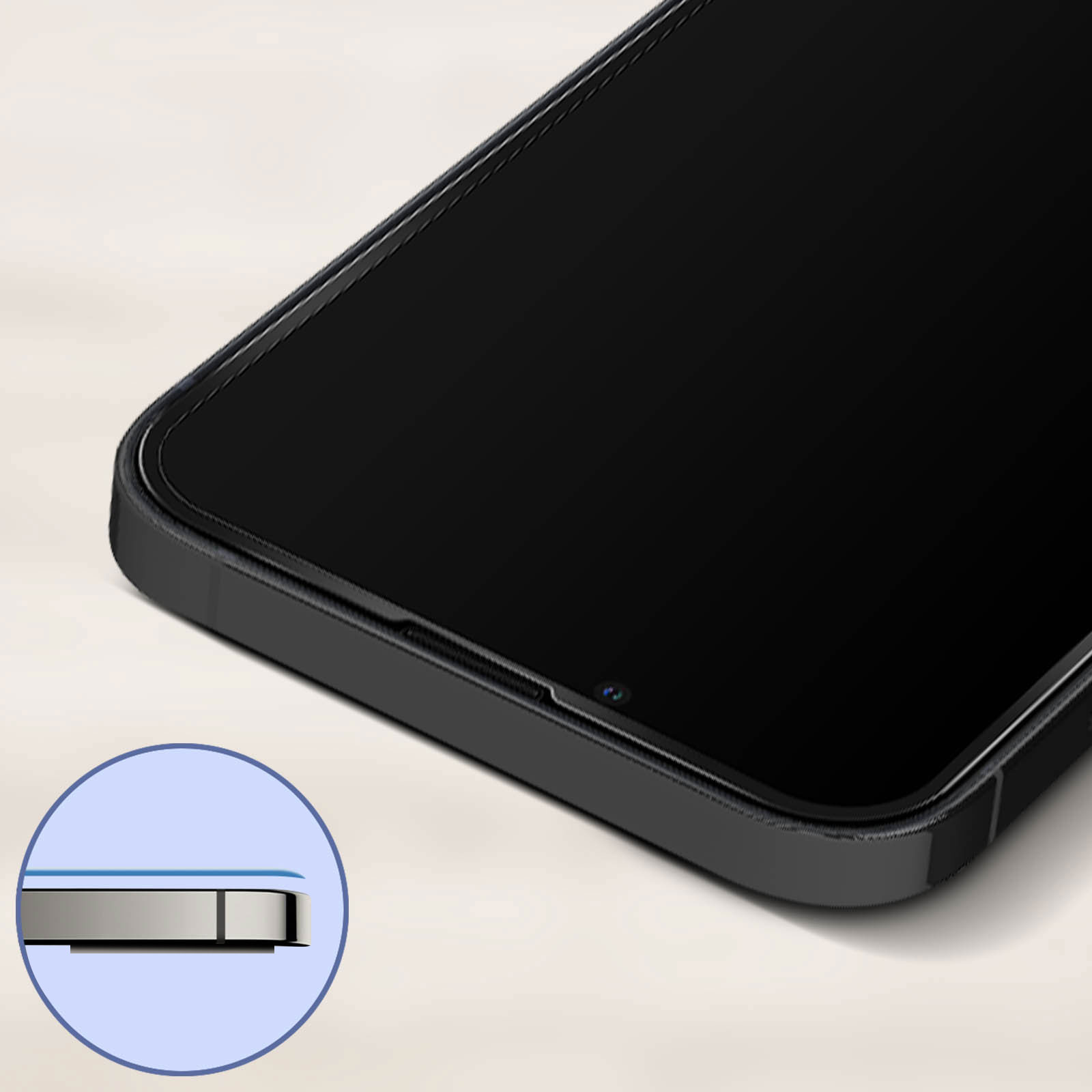 Primo piano di un telefono con protezione schermo. La cornice è di colore nero. È presente un cerchio blu.