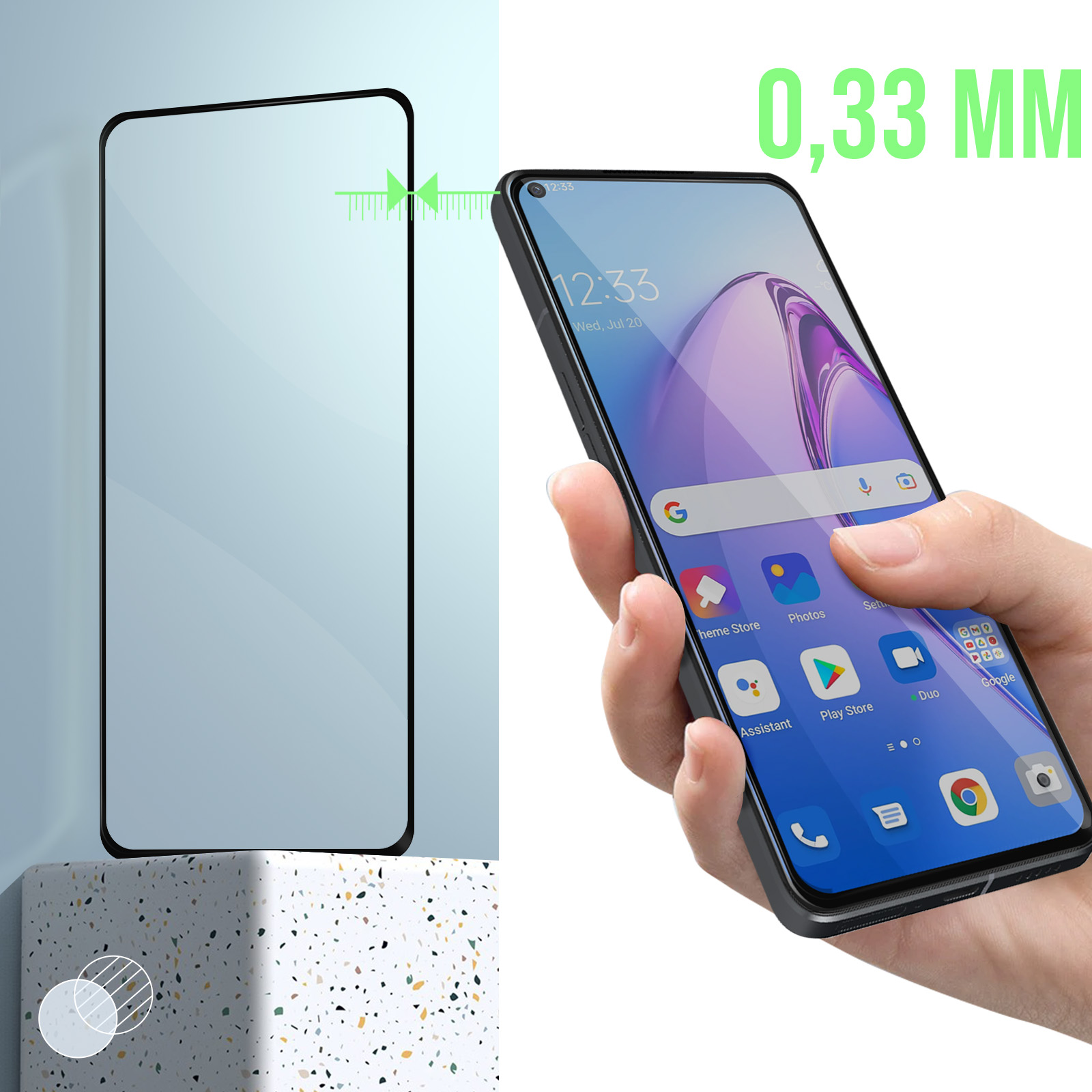 Un telefono con protezione schermo, accanto a una protezione schermo. Il telefono è tenuto in mano.