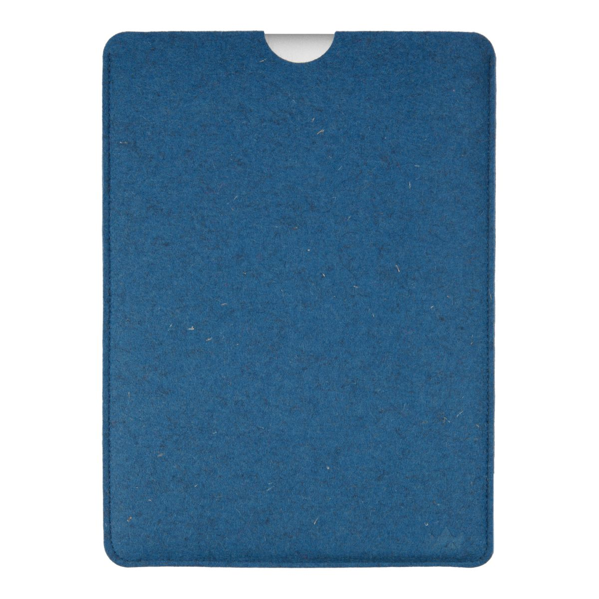 Blaue Tablet-Hülle aus Filz. Die Hülle ist rechteckig mit einem Ausschnitt für das Tablet.