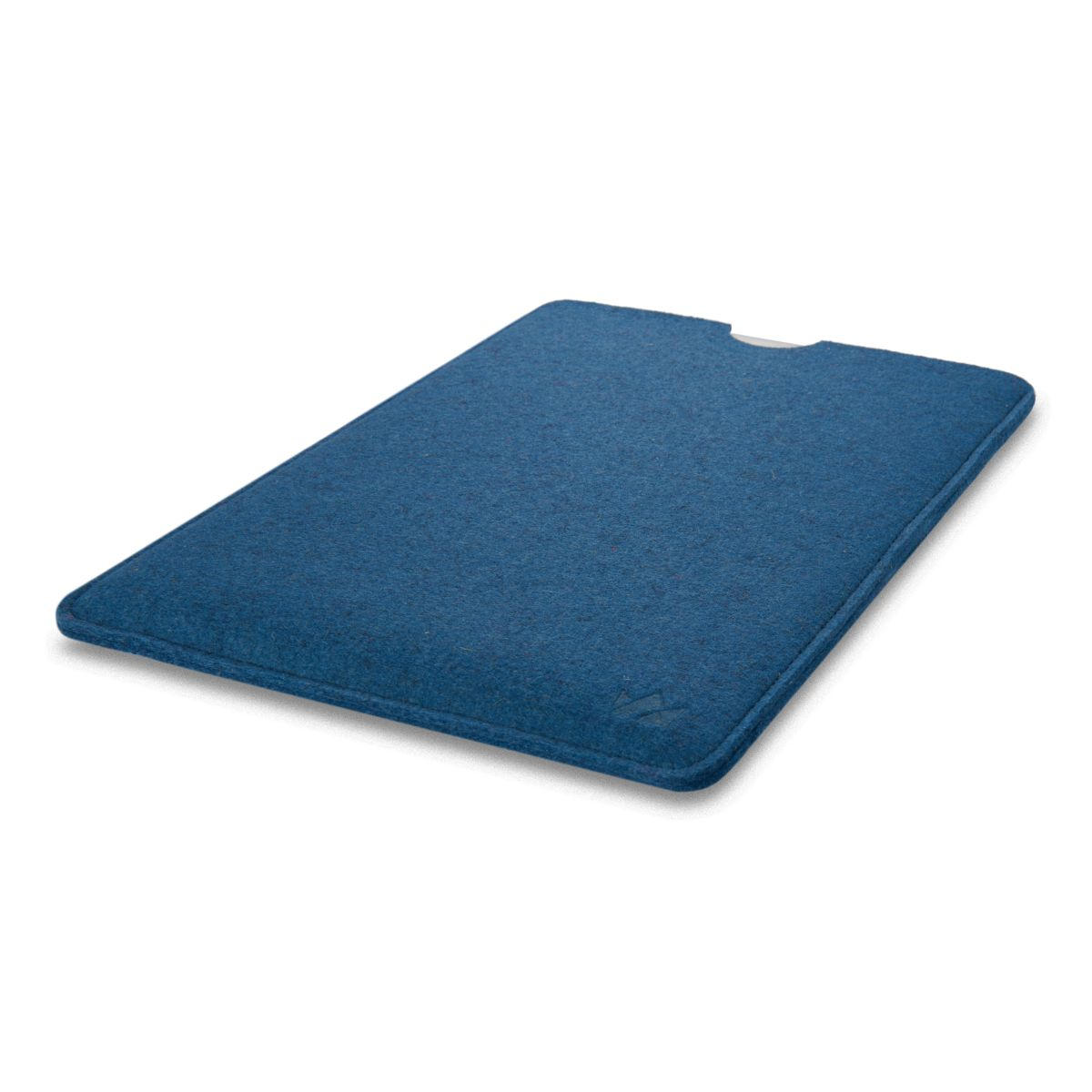 Blaue Tablethülle, zeigt die Vorderseite. Rechteckige Form, filzartiges Material.