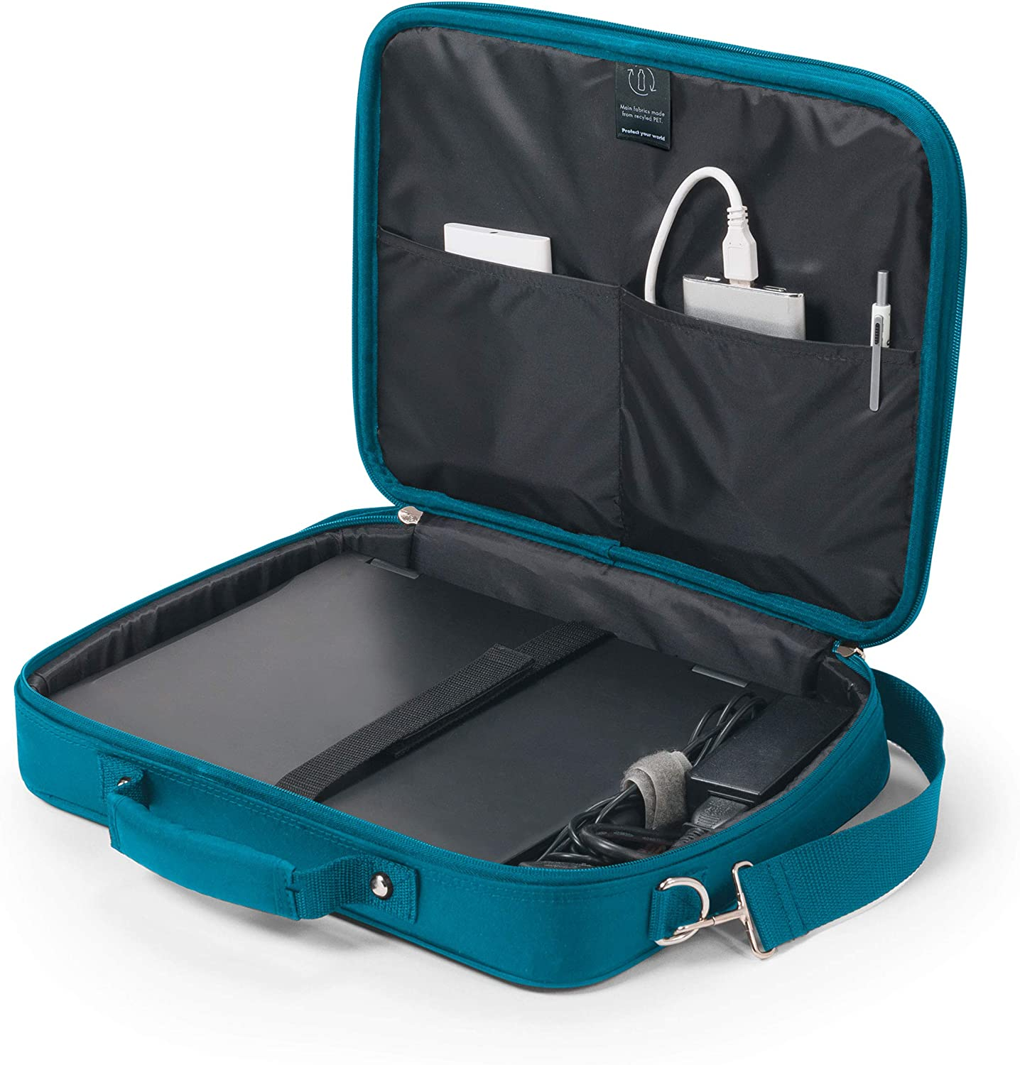Eine tealfarbene Laptoptasche, offen, mit einem Laptop, Ladegerät und anderem Zubehör.