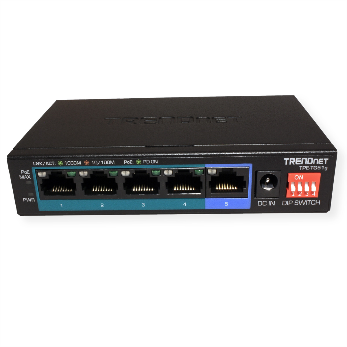 Schwarzer Netzwerk-Switch mit Anschlüssen und Beschriftungen.