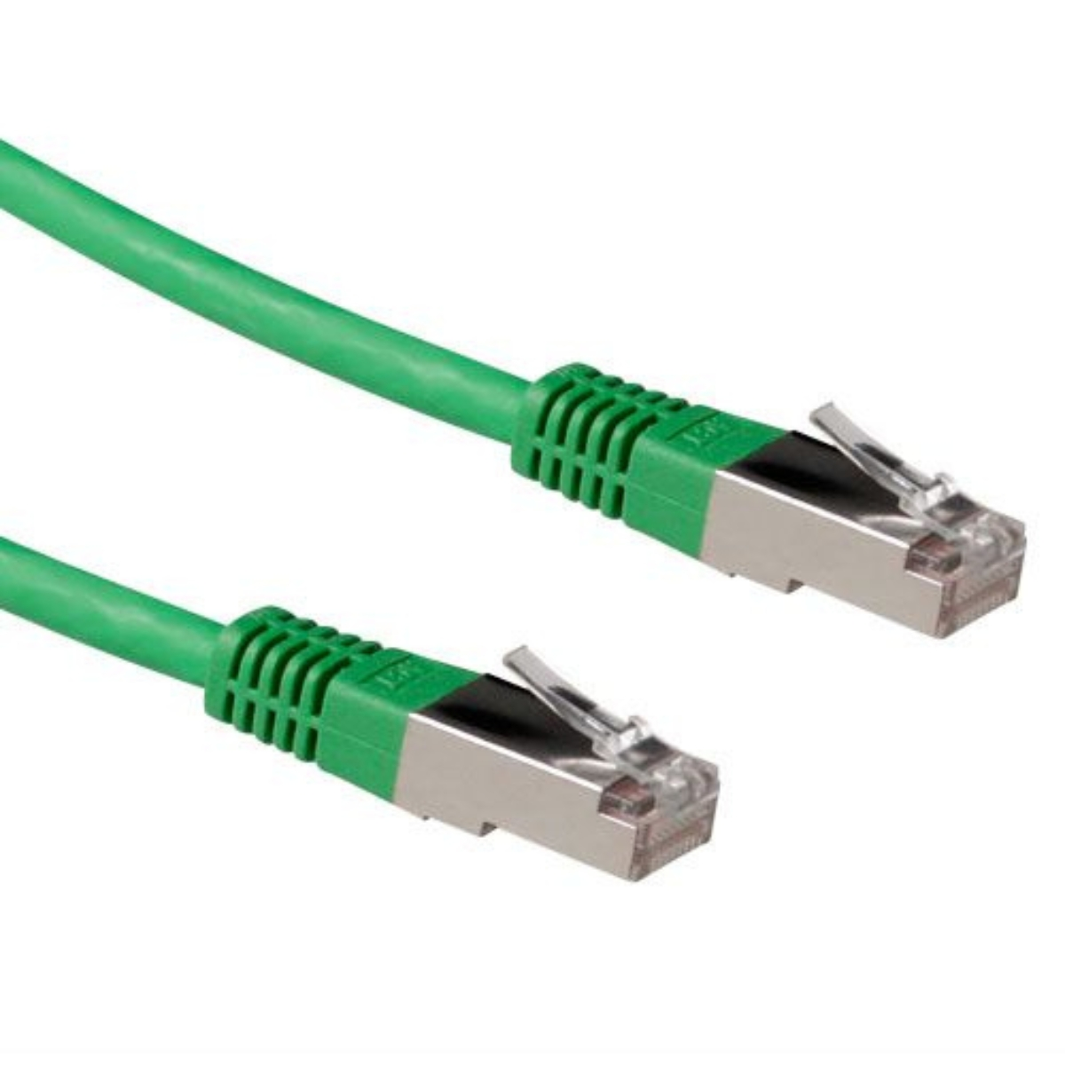 Câble Ethernet vert avec connecteurs argentés.