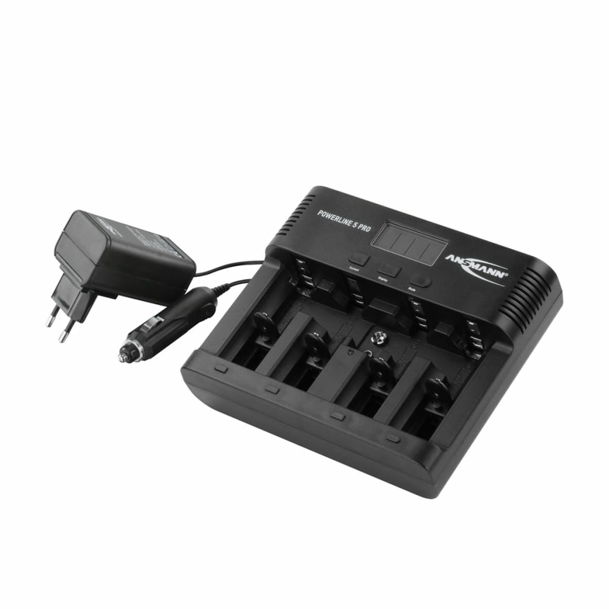 Schwarzes Batterieladegerät mit mehreren Schächten, Netzteil und Auto-Adapter.