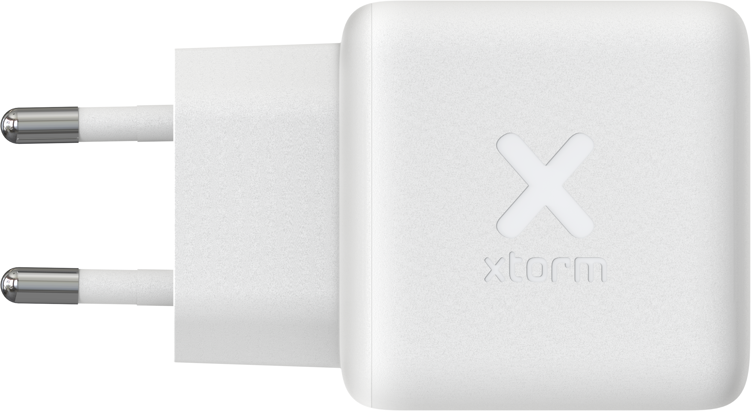 Ein weißes Ladegerät mit zwei Stiften und einem 'X'-Logo, xtorm ist auf dem Ladegerät geschrieben.
