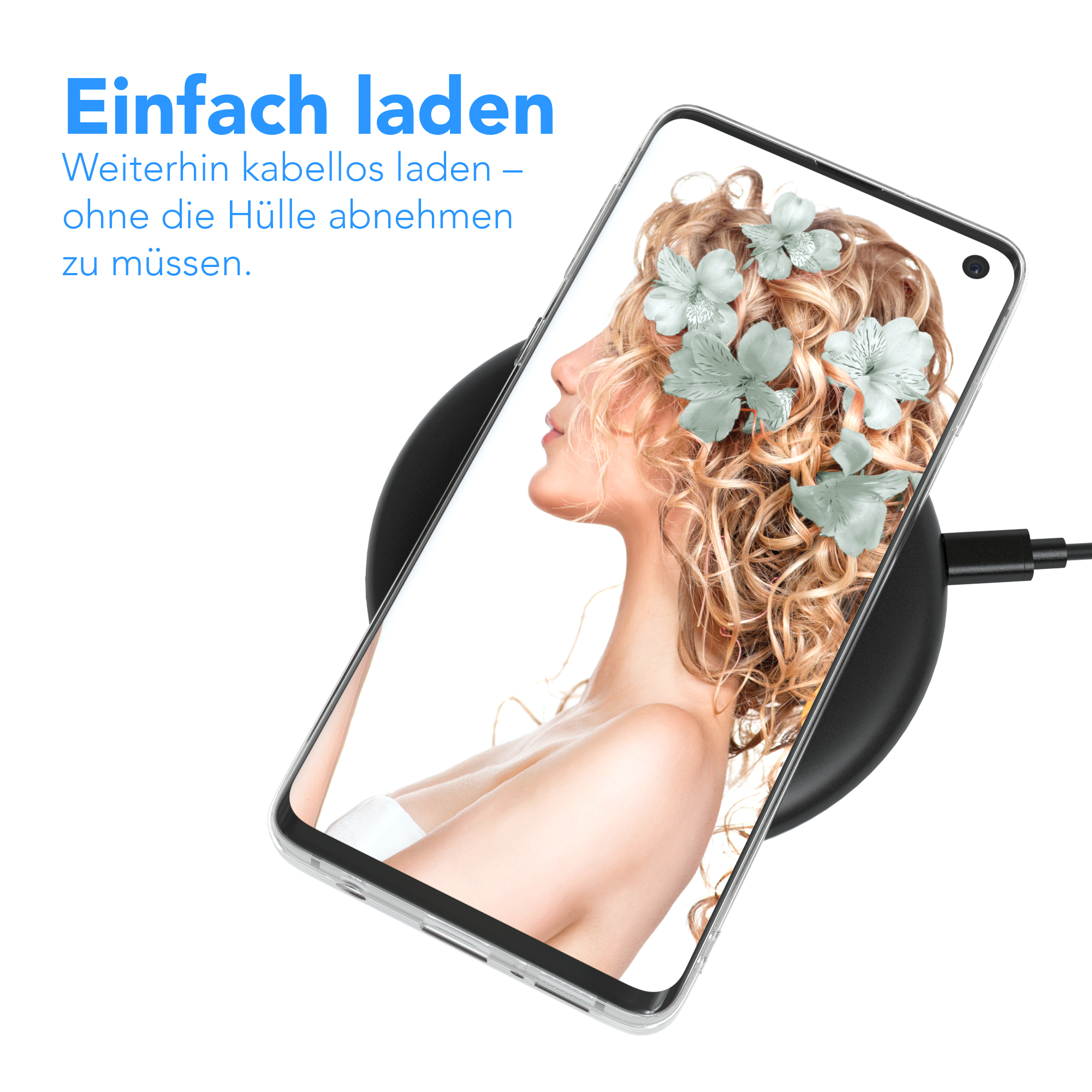 Ein Telefon liegt auf einem kabellosen Ladegerät. Das Telefon hat das Gesicht einer Frau und Blumen.