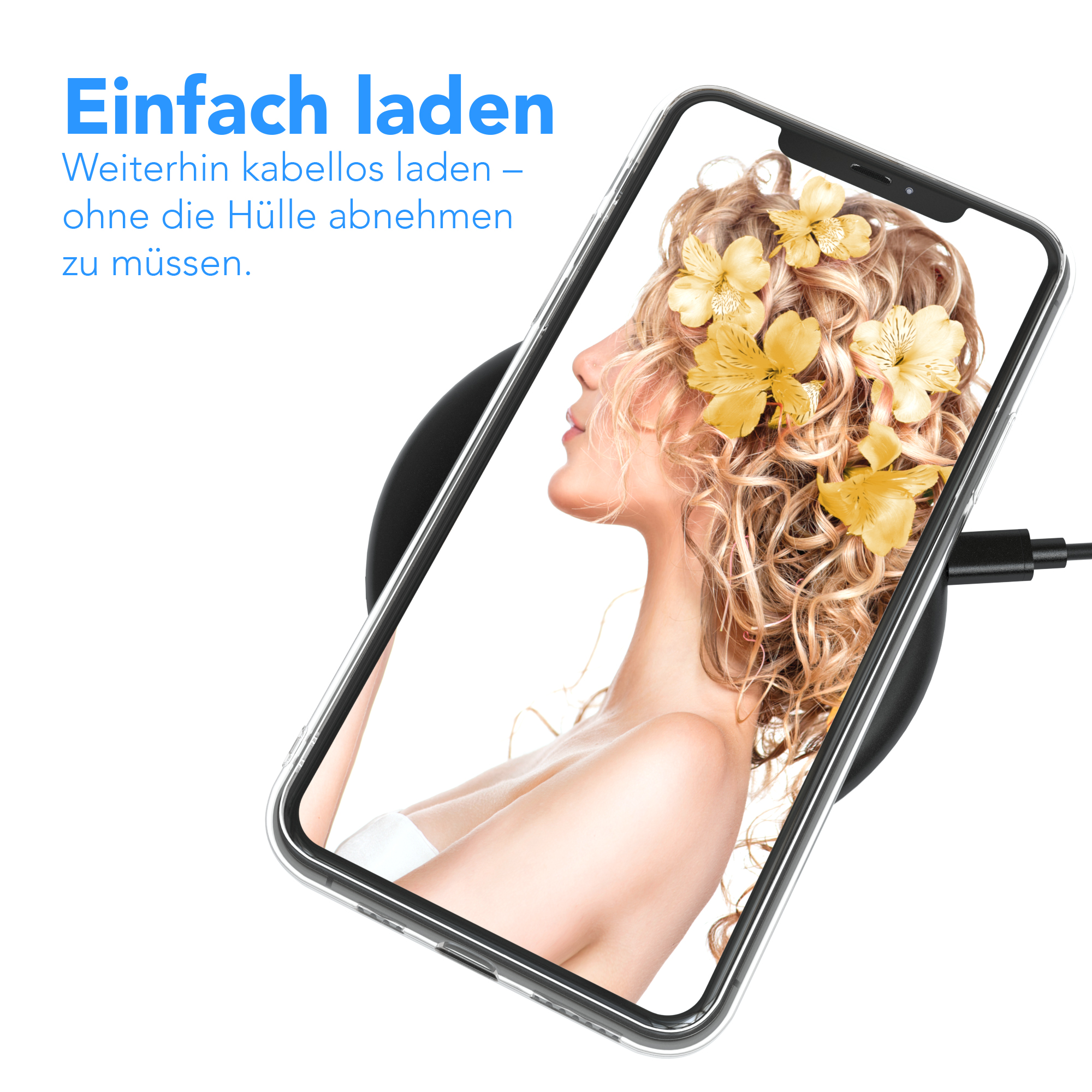 Smartphone auf kabellosem Ladegerät, das das Gesicht einer Frau zeigt.