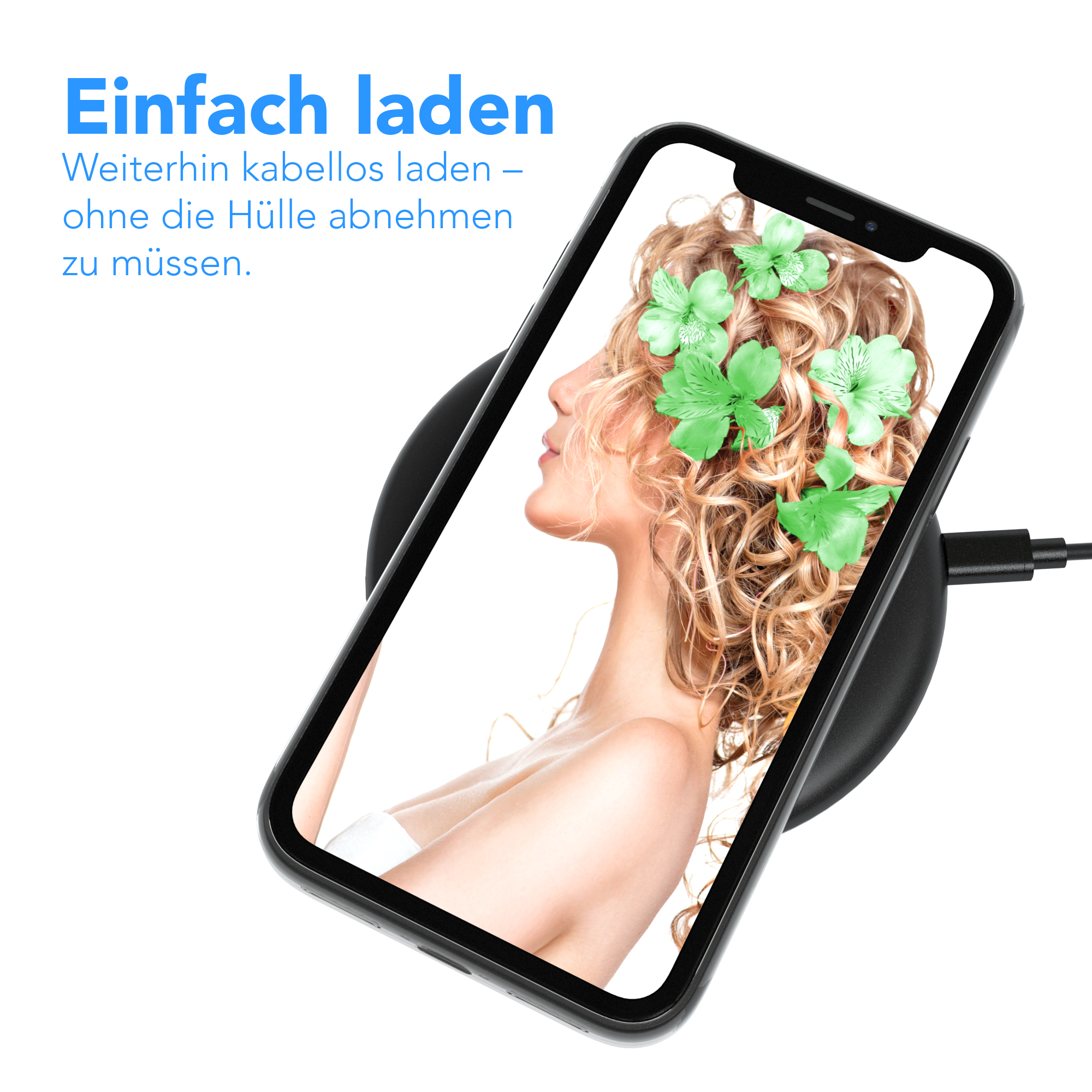 Frau mit grünen Blumen auf dem Telefon-Ladepad. Text: Einfaches Aufladen. Kabelloses Laden ohne Entfernung der Hülle.