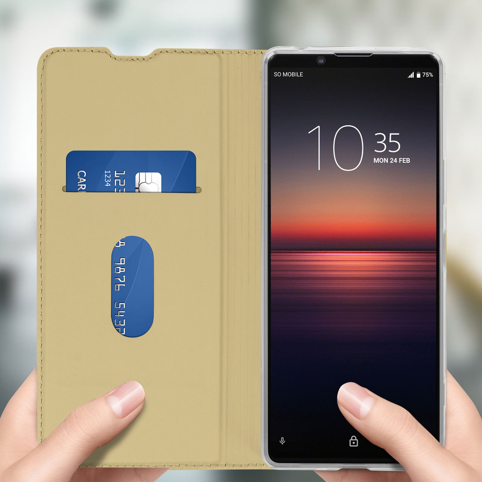 Eine Handyhülle mit Kreditkartenfächern, die einen Telefonbildschirm mit der Uhrzeit anzeigt.