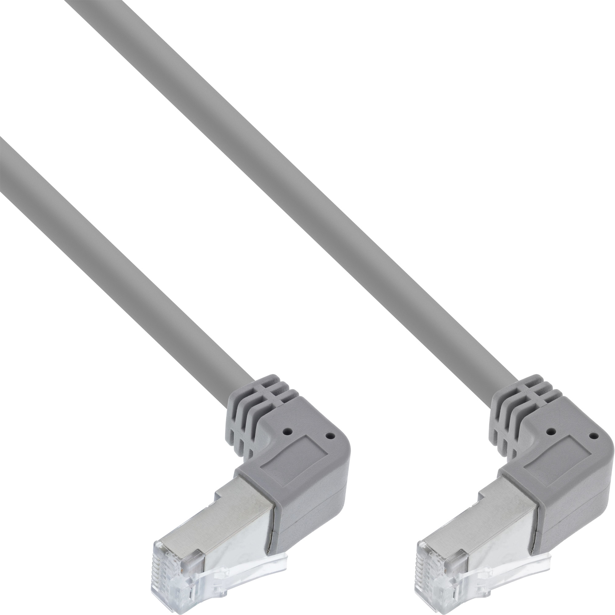 Deux câbles Ethernet gris avec des connecteurs coudés. Ils sont sur fond blanc.