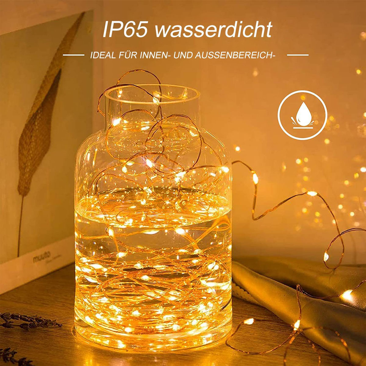 Glasvase mit Lichterketten, auf einem Tisch stehend. Text: IP65 wasserdicht.