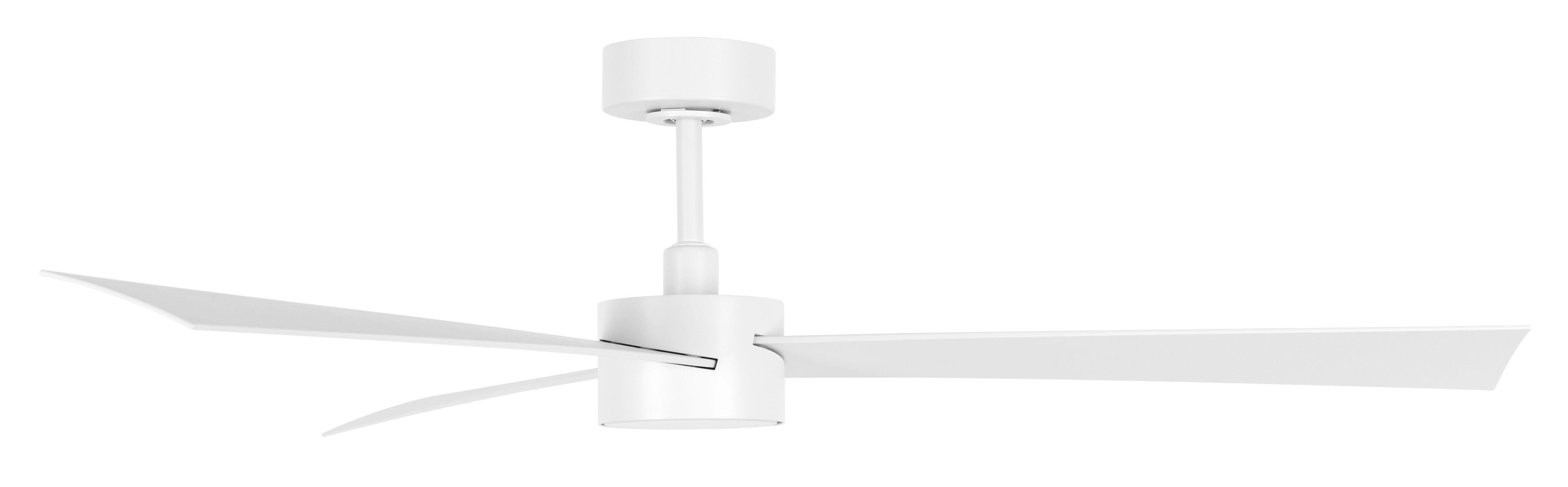 Weißer Deckenventilator mit drei Flügeln, isoliert auf weißem Hintergrund.