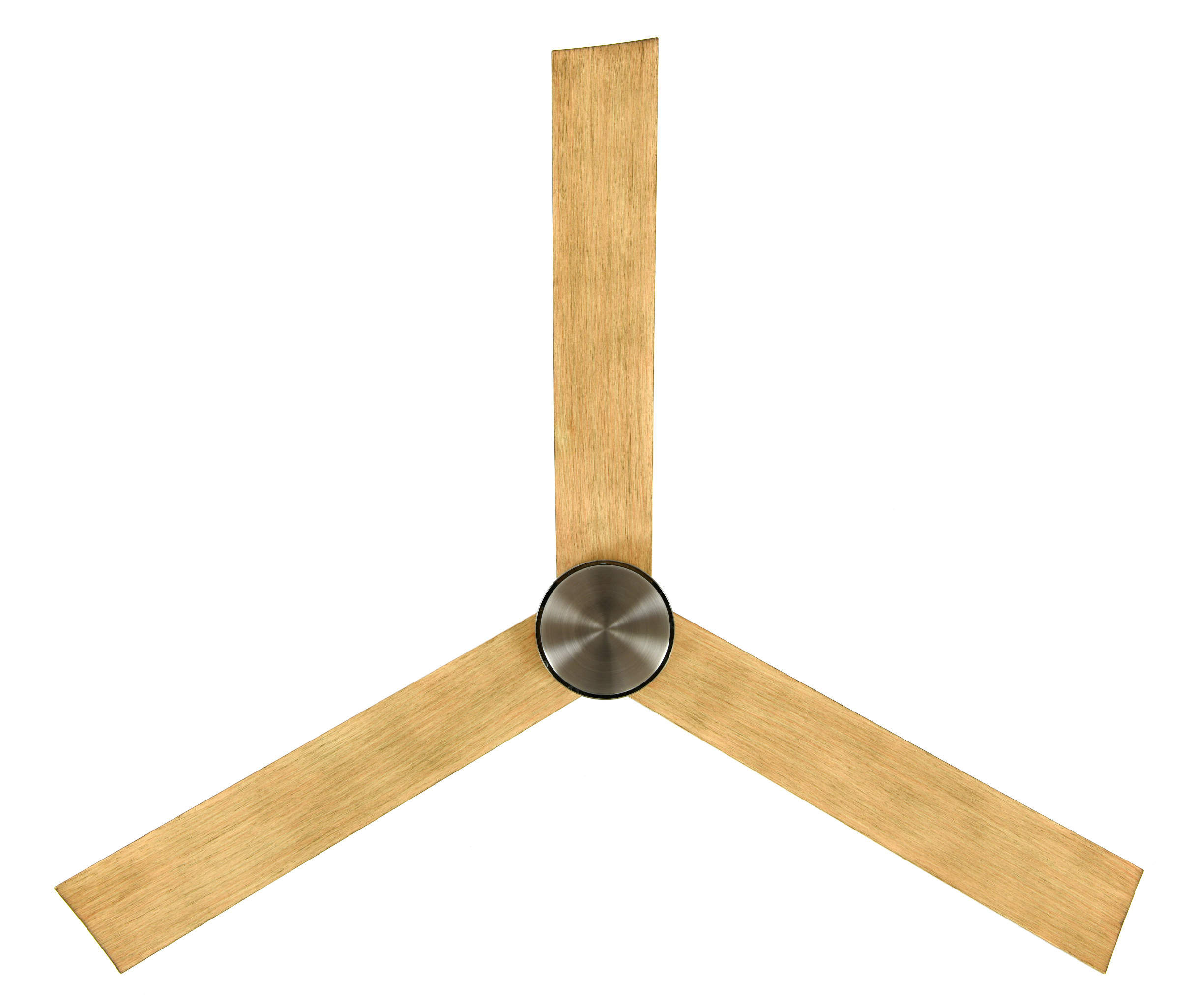 Deckenventilator mit drei Holzflügeln und einer silbernen zentralen Nabe.