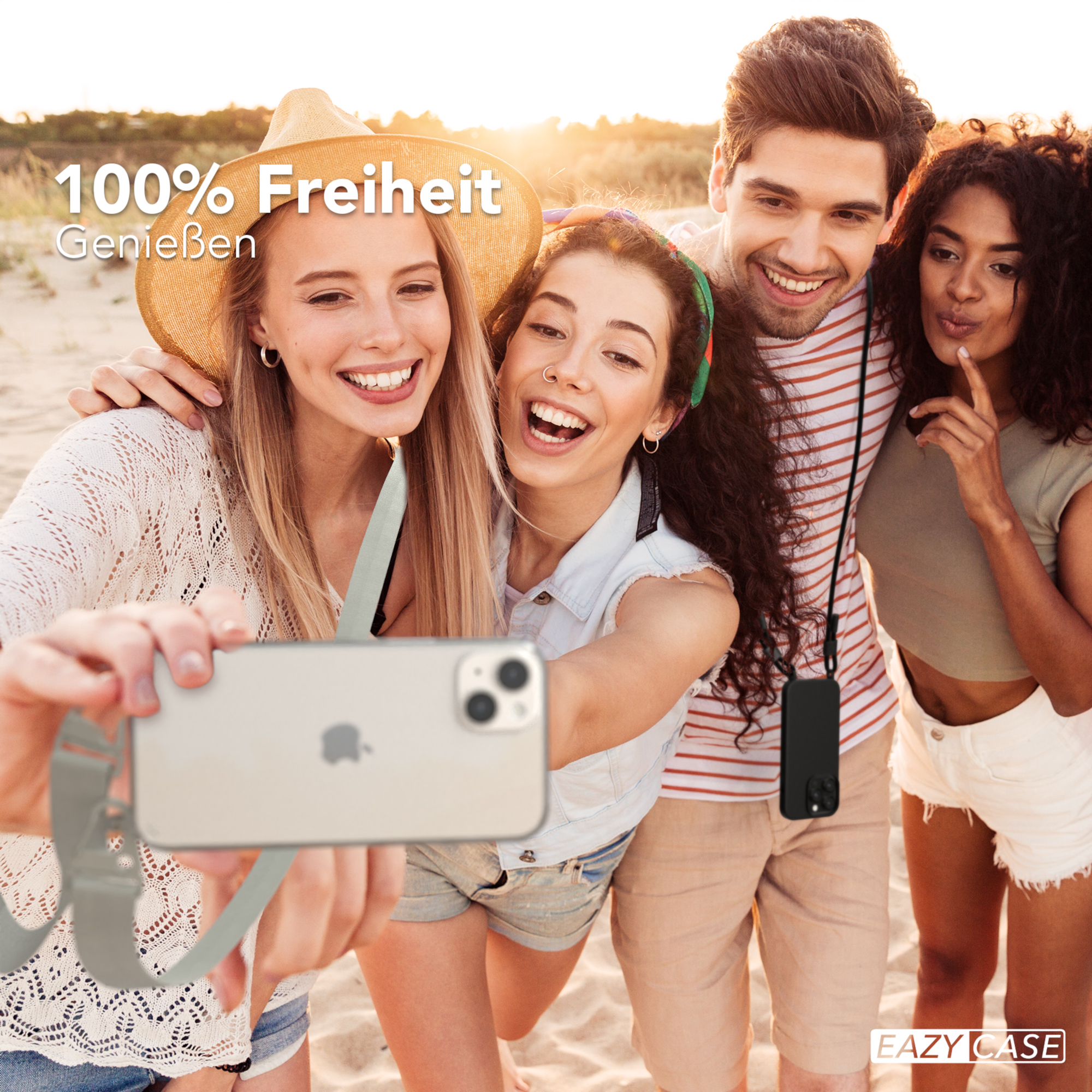 Vier Personen machen ein Selfie mit einem Telefon an einem Gurt. Lächeln am Strand. Eazy Case Logo.