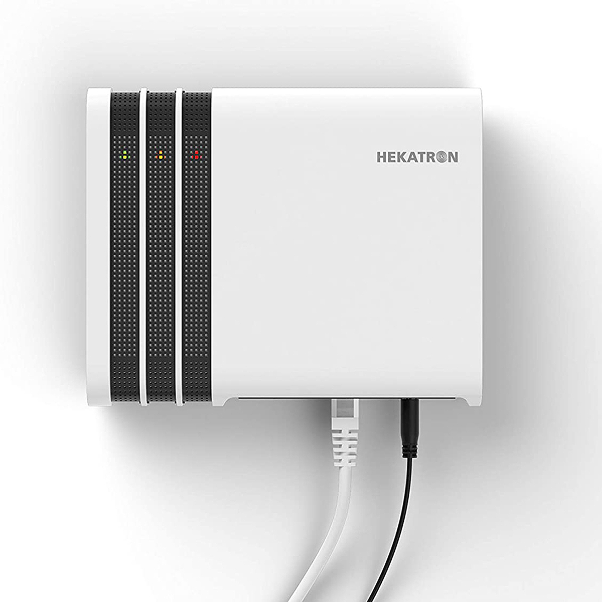 Ein weißes elektronisches Gerät mit drei vertikalen schwarzen Linien und dem Wort HEKATRON.