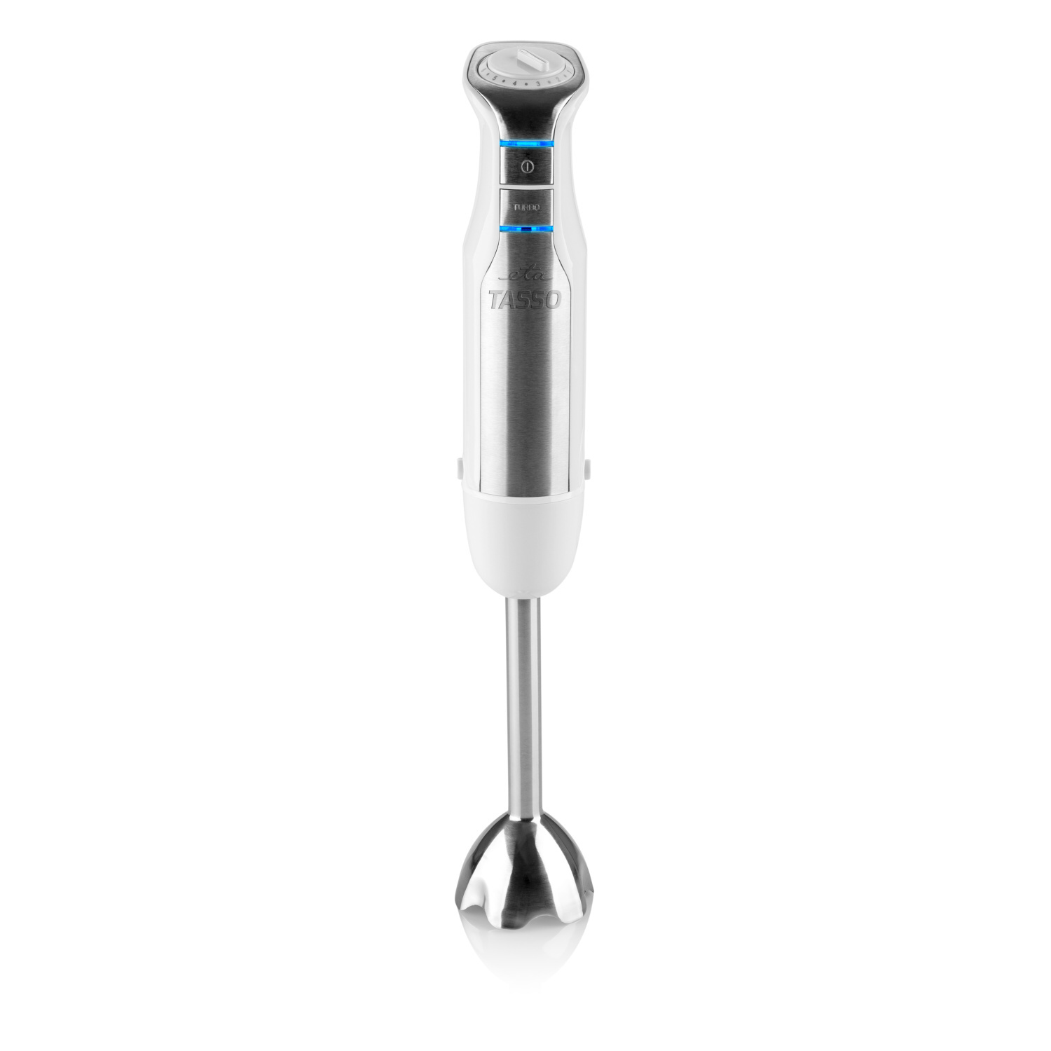 Ein silberner und weißer Stabmixer mit blauer Turbotaste, isoliert auf weißem Hintergrund.