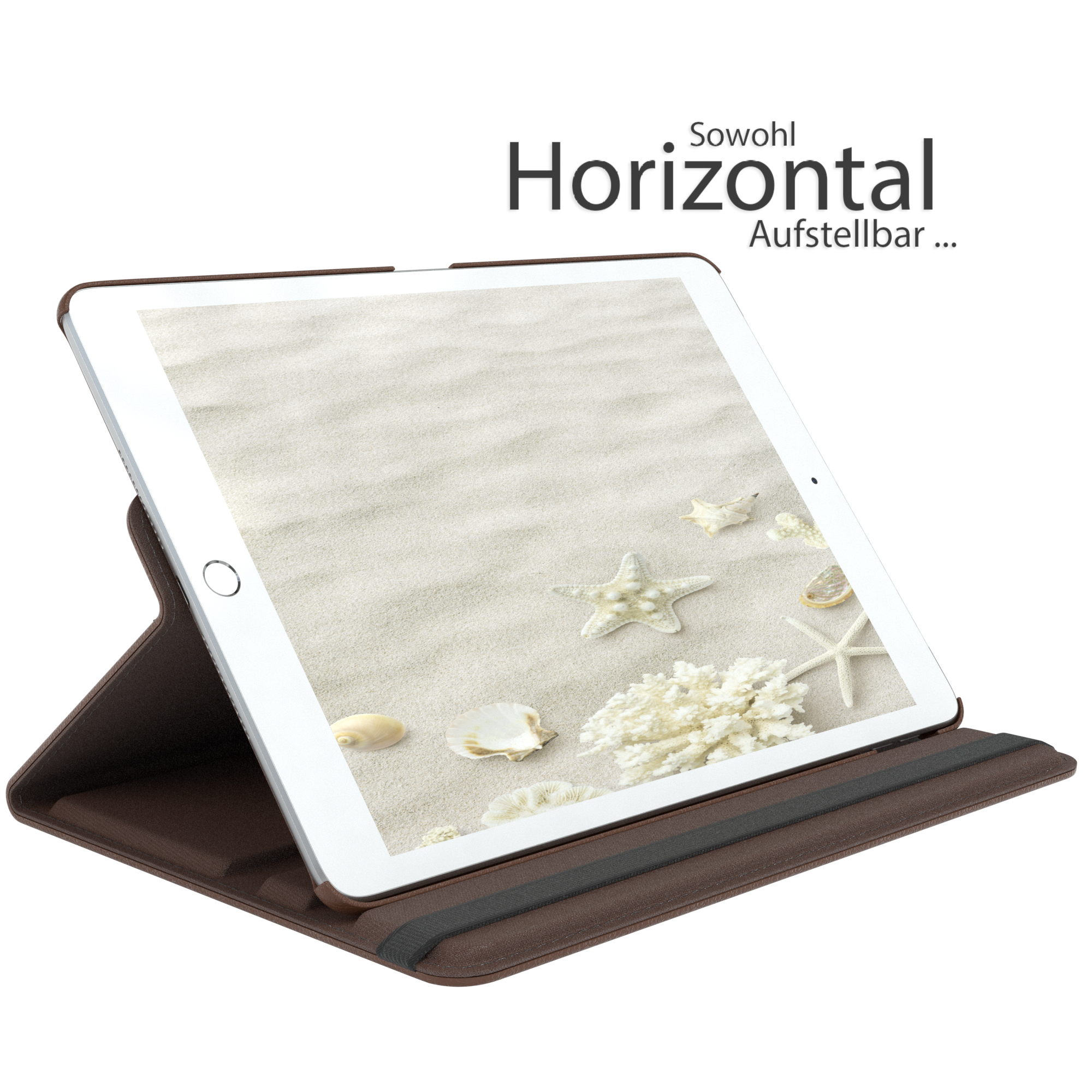 Tablet in braunem Case, geöffnet und angewinkelt. Der Bildschirm zeigt einen Sandstrand mit Muscheln.