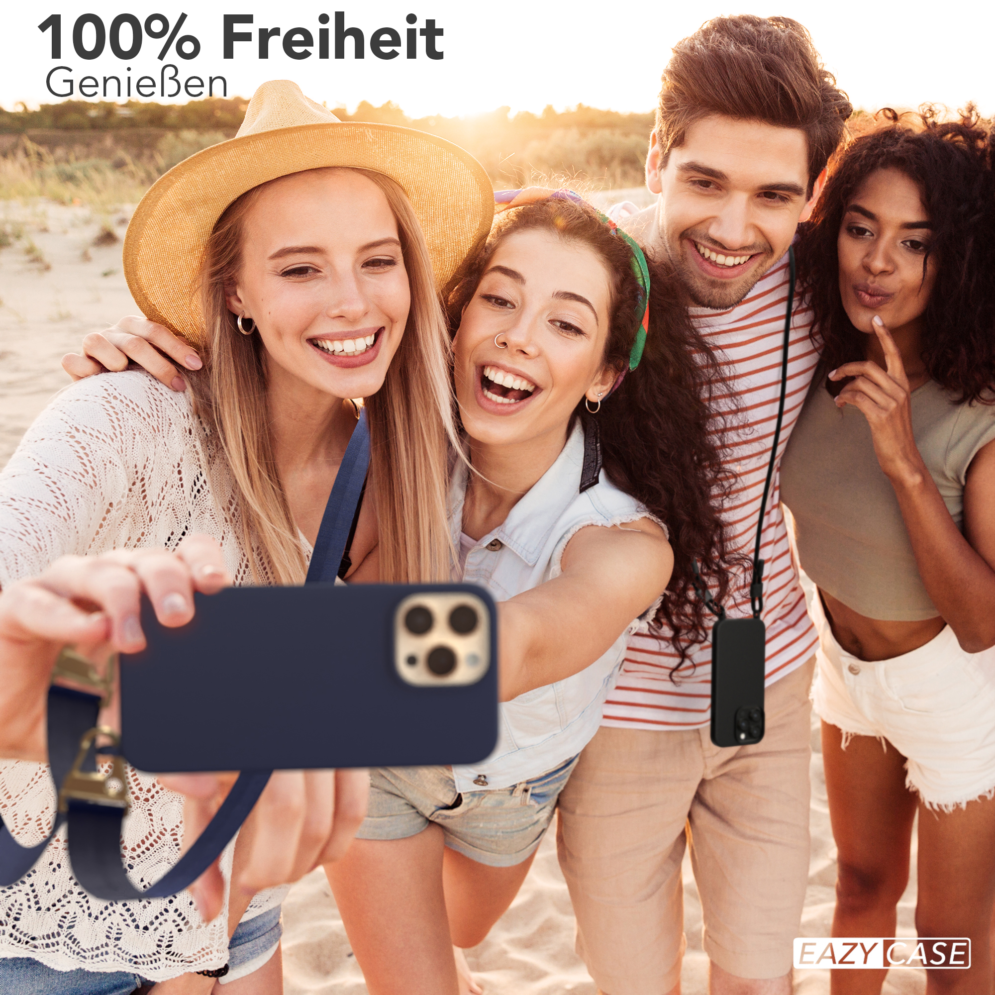 Freundesgruppe macht Selfie mit am Gurt befestigtem Telefon. Strandhintergrund.