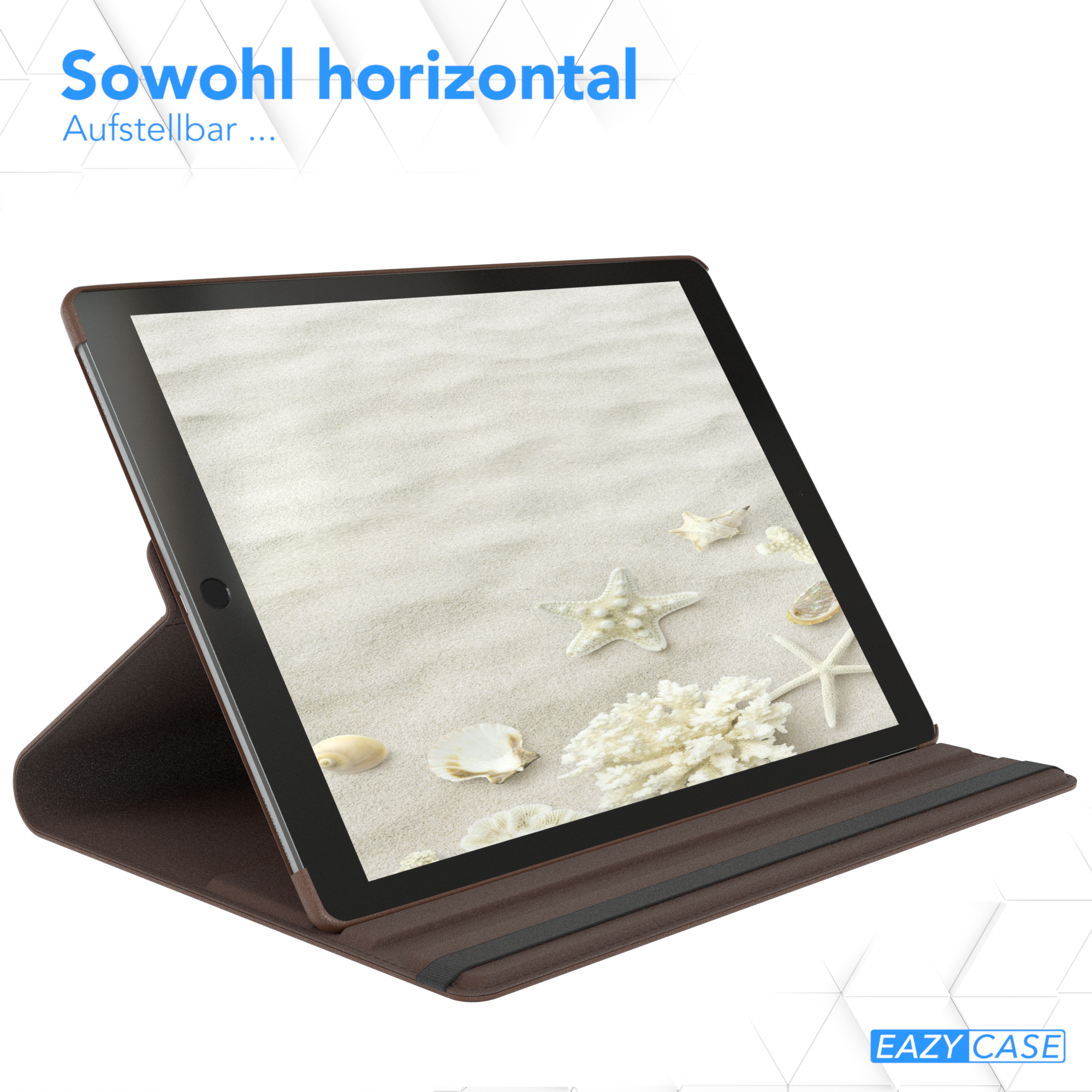 Tablet in einer Hülle aufgestellt, zeigt eine Strandszene. Braune Hülle, weißer Hintergrund.
