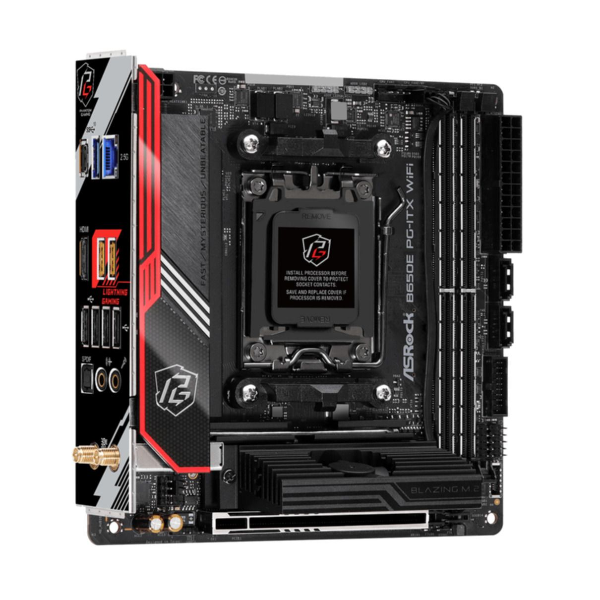 Una scheda madre ASRock nera e rossa, con varie porte e componenti, su sfondo bianco.