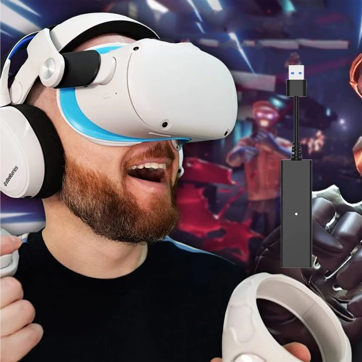 Mann mit VR-Headset und Kopfhörern. Ein VR-Adapter wird gezeigt. Der Hintergrund ist eine Spielszene.