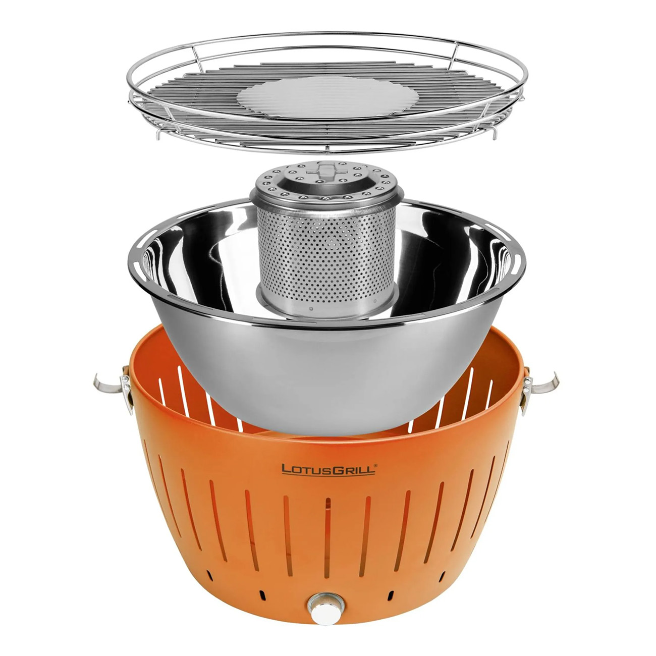 Zdemontowany pomarańczowy grill z misą ze stali nierdzewnej, rusztem i koszem na węgiel.