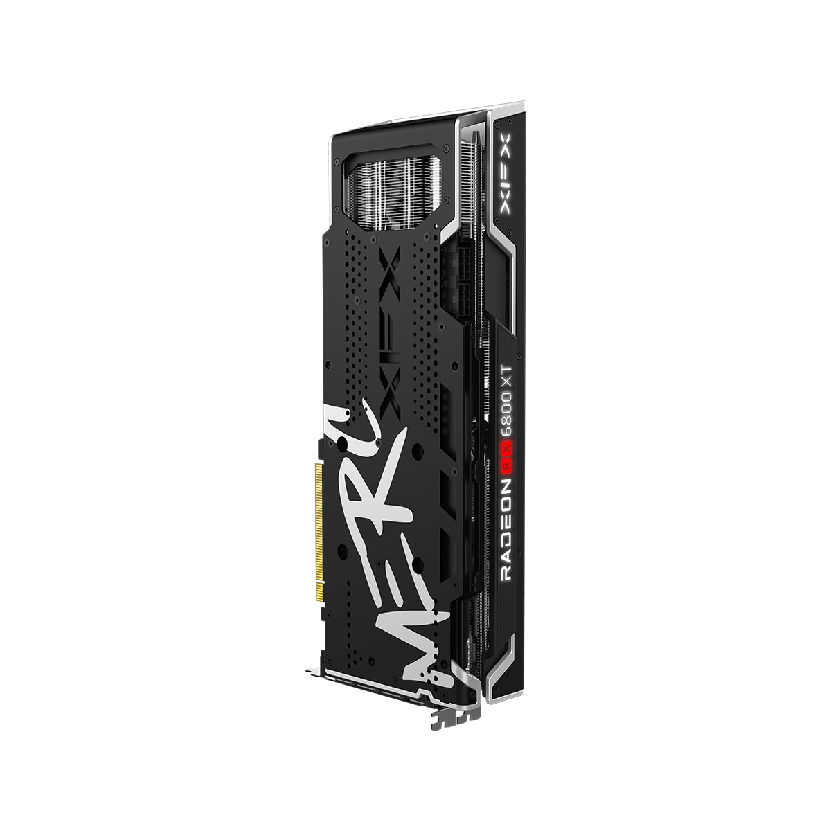 Scheda grafica XFX Radeon RX 6800 XT. È nera, ha un design bianco e il suo nome.