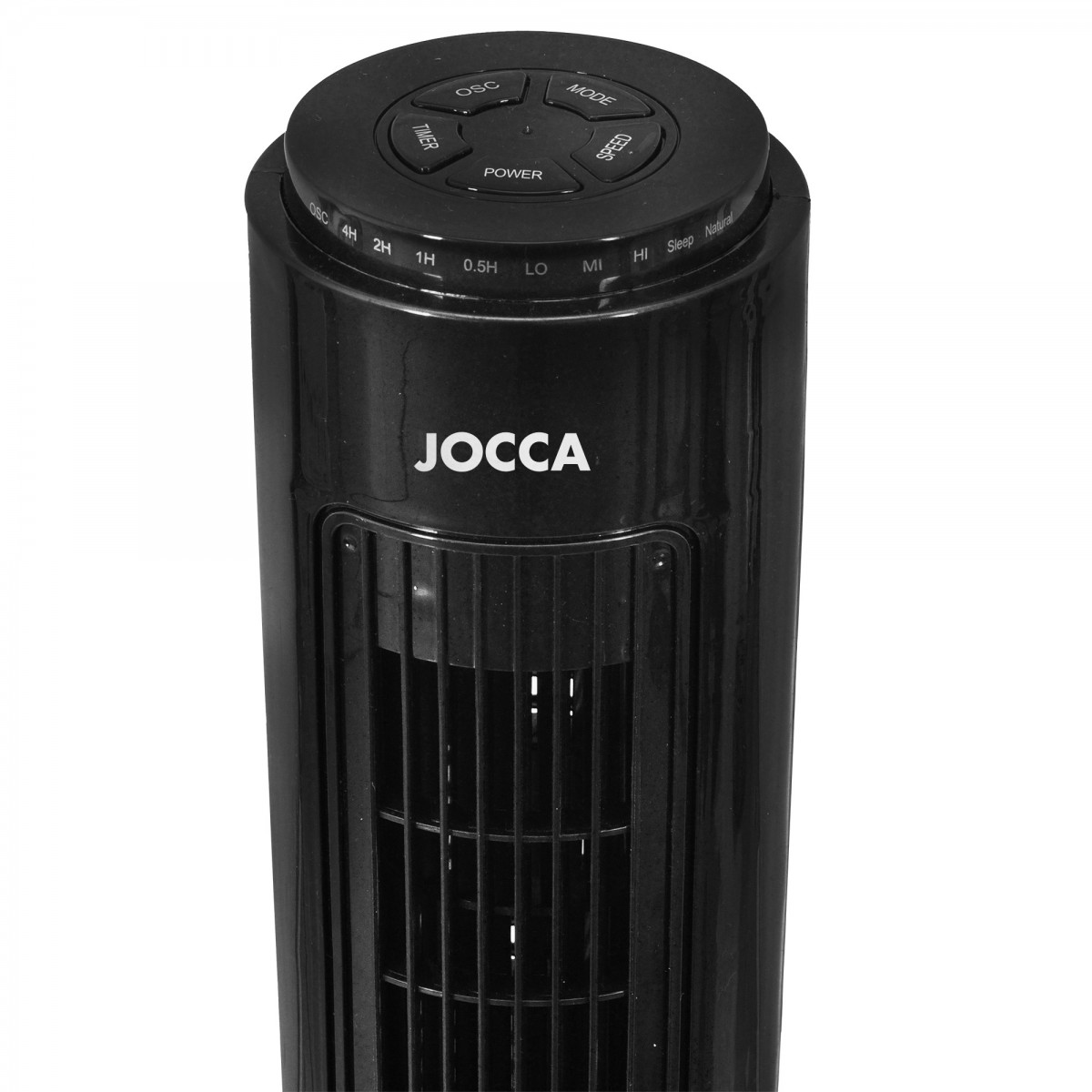 Ventilador de torre negro con la marca JOCCA, panel de control superior con varios botones sobre fondo blanco.