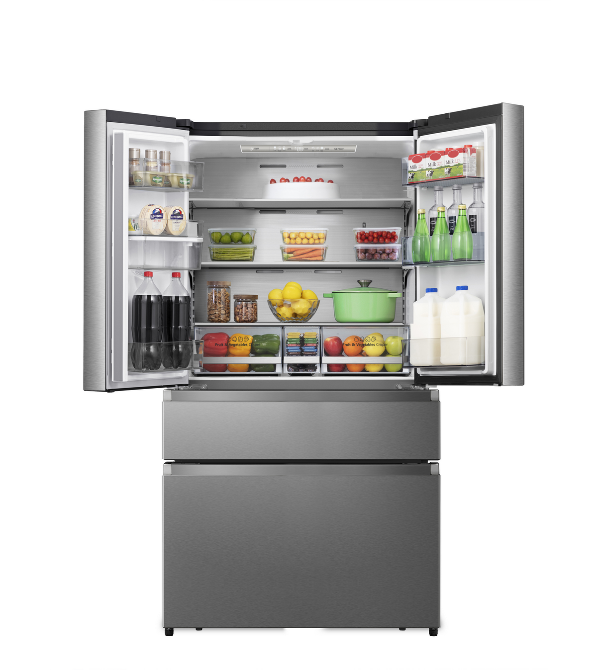 Refrigerador de acero inoxidable abierto con comida. Dos puertas abiertas. Múltiples estantes con comida. Fondo blanco.