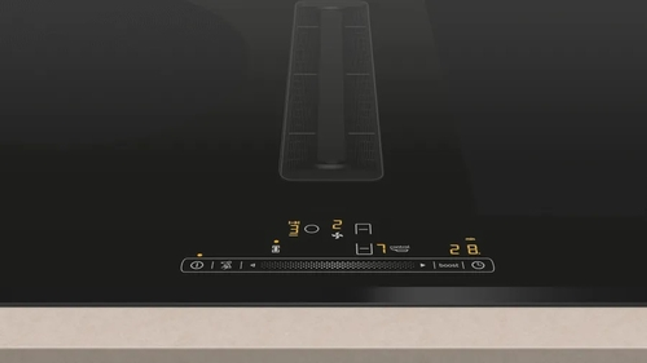 Zbliżenie na czarną płytę grzejną z cyfrowymi elementami sterującymi i wyciągiem.