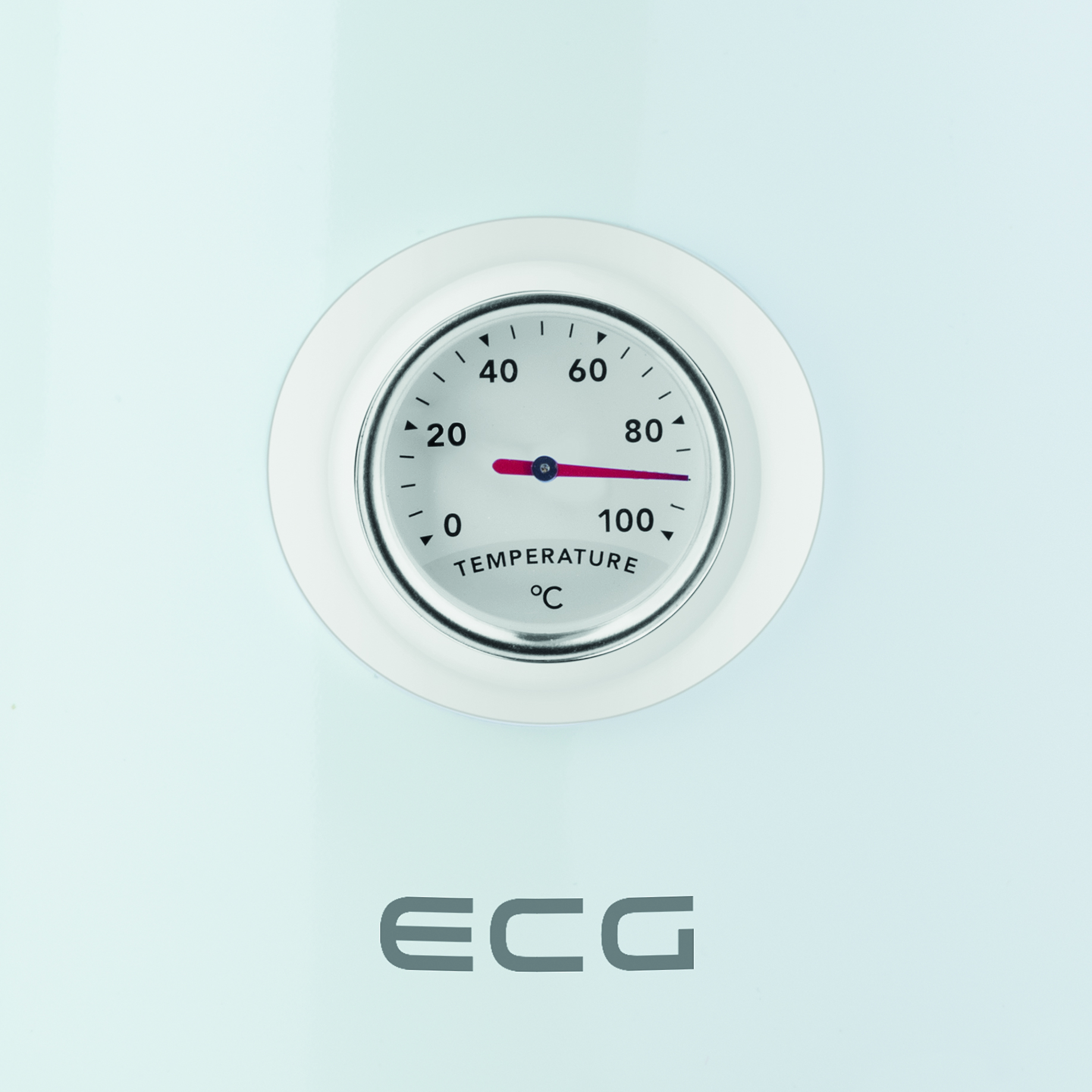 Nahaufnahme eines weißen, kreisförmigen Temperaturmessers mit einem roten Zeiger, der auf 70 Grad Celsius zeigt.