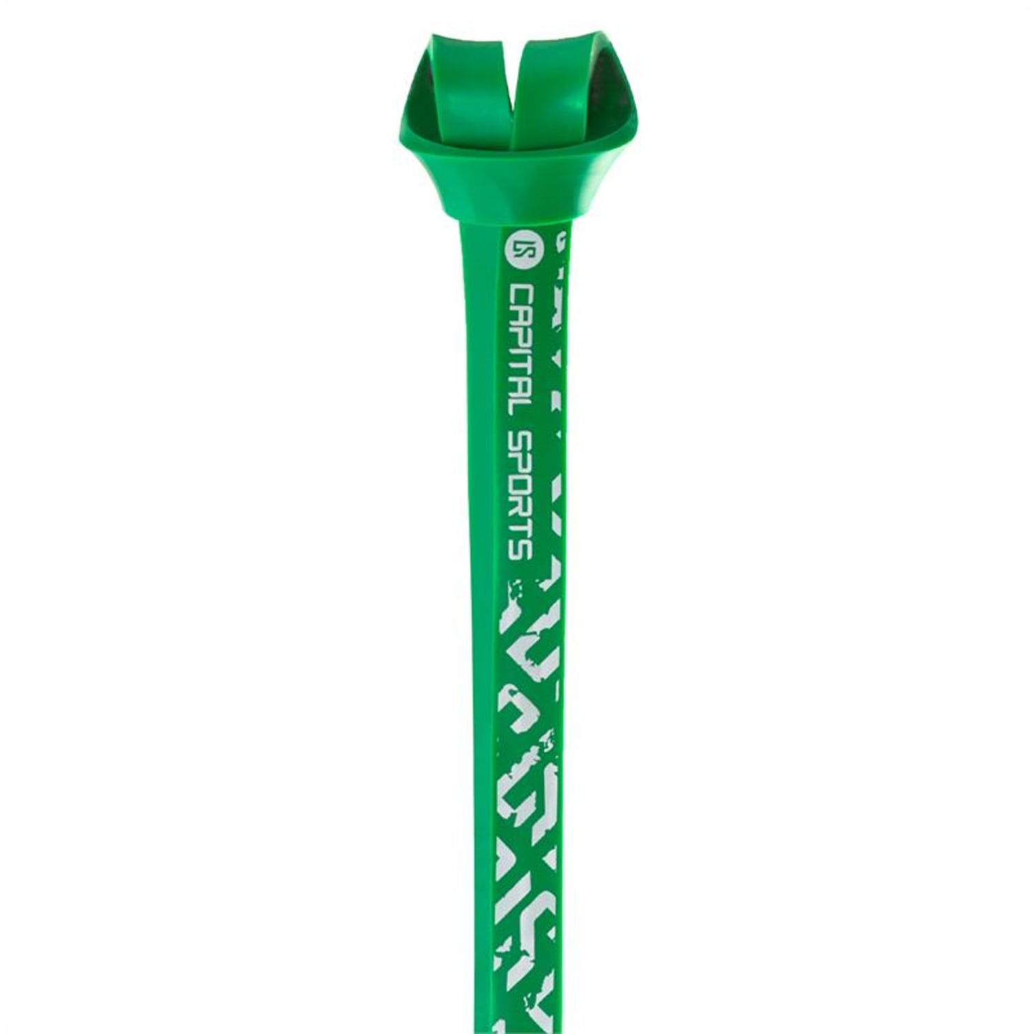 Ein grünes Golf-Tee mit dekorativem Design und den Worten „CAPITAL SPORTS“.