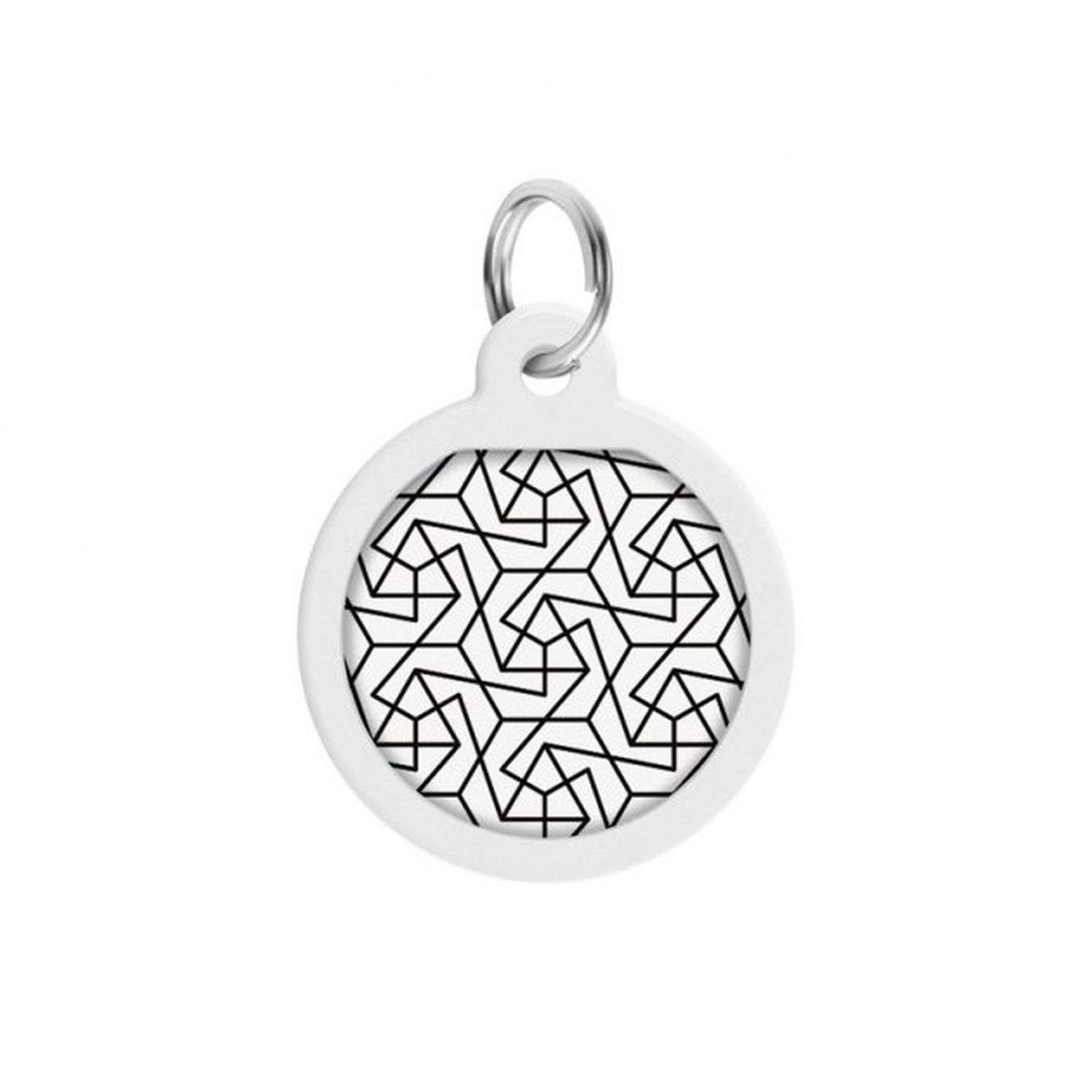 Weißer Hundeanhänger mit geometrischem Muster, an einem Metallring befestigt.