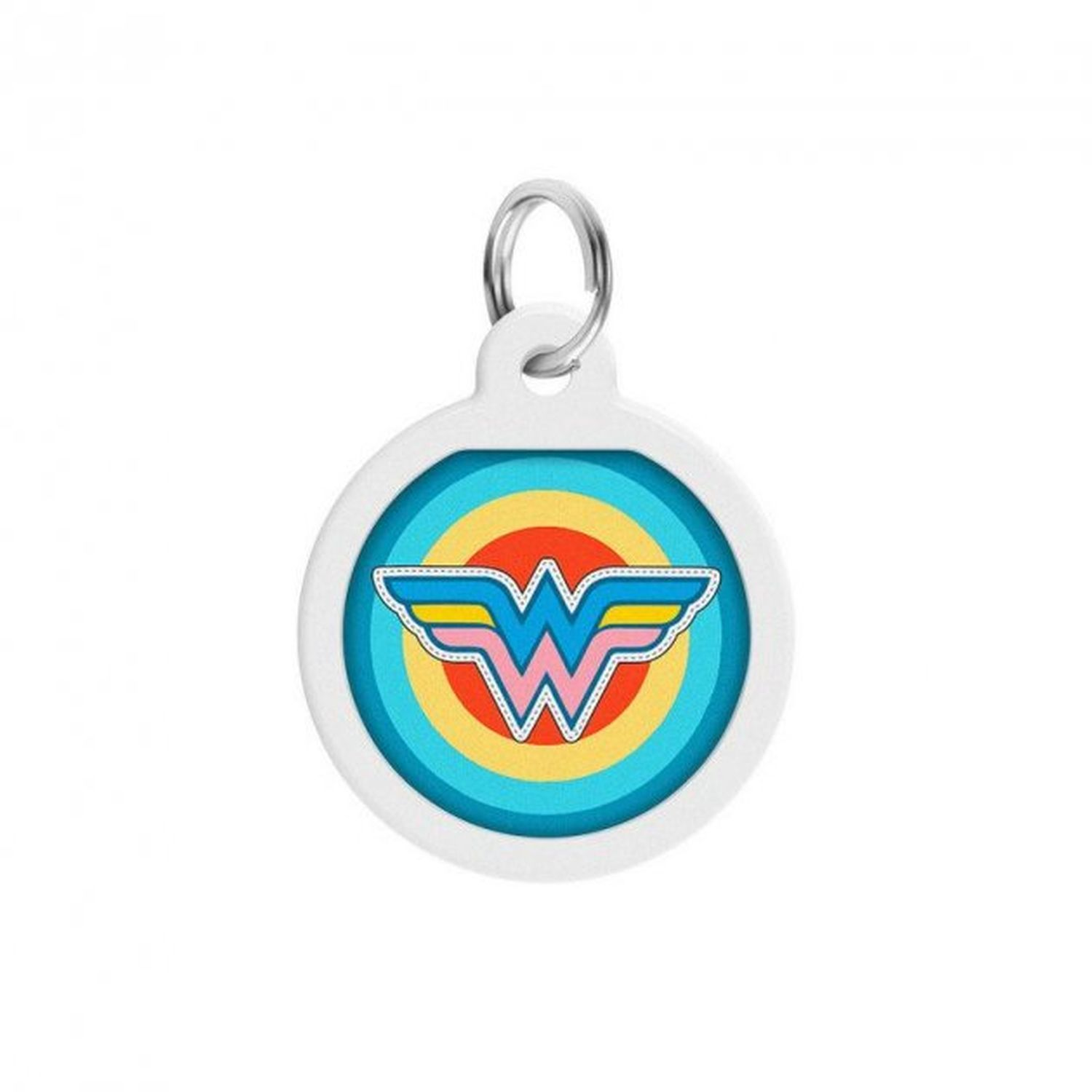 Ein weißer Wonder Woman-Logo-Anhänger mit farbenfrohem Design auf weißem Hintergrund.