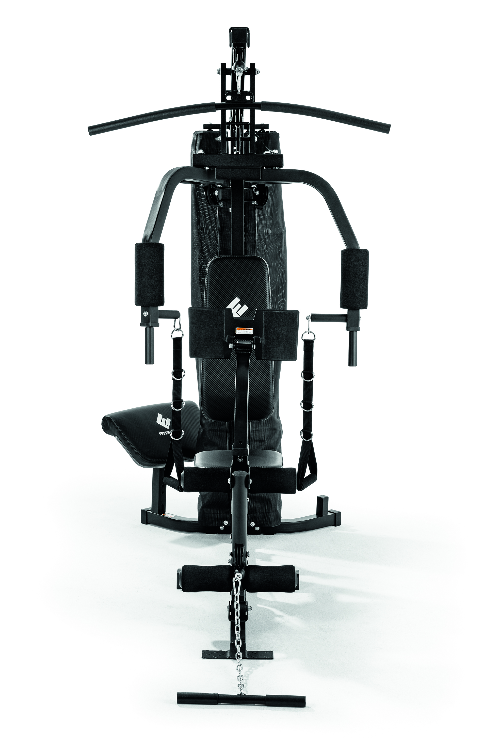 Eine schwarze Heimfitnessmaschine auf weißem Hintergrund. Enthält Gewichte, Stangen und eine Bank.