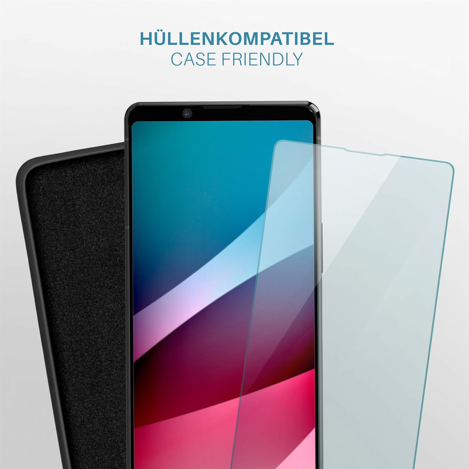 Ein Telefon mit Displayschutz und Hülle, das die perfekte Passform des Displayschutzes und die Kompatibilität der Hülle zeigt.