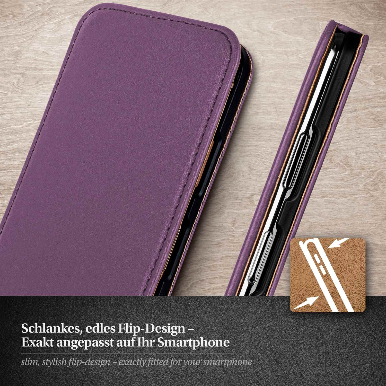 Lila Handyhülle, geöffnet, um das Telefon zu zeigen. Das Telefon ist in der Hülle, mit einem kleinen braunen Rechteck.