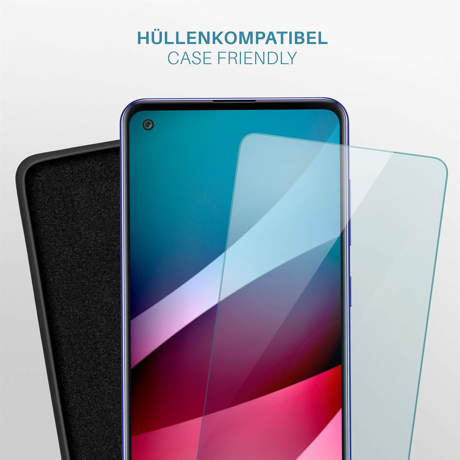 Telefon mit Displayschutz und Hülle. Der Bildschirm ist blau und pink.