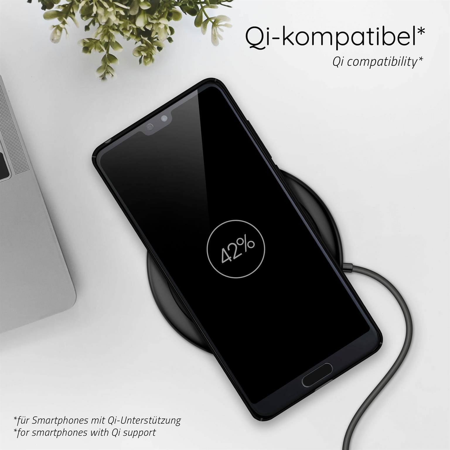 Telefon auf kabellosem Ladegerät, lädt. Bildschirm zeigt 42%. Silber- und Schwarz-Design.