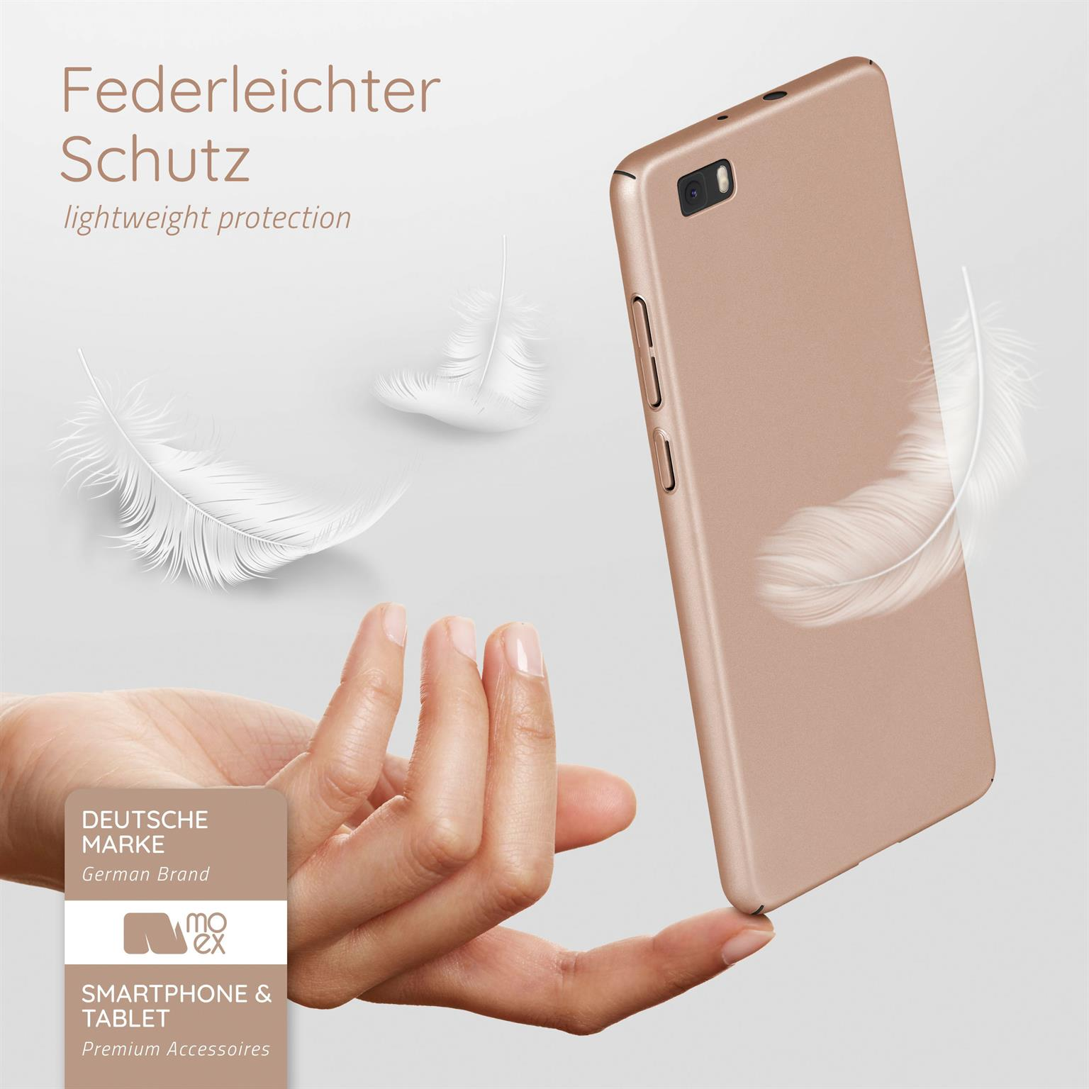 Goldene Handyhülle mit Federn und Text, auf einer Hand, mit deutschem Markenlogo und Text.