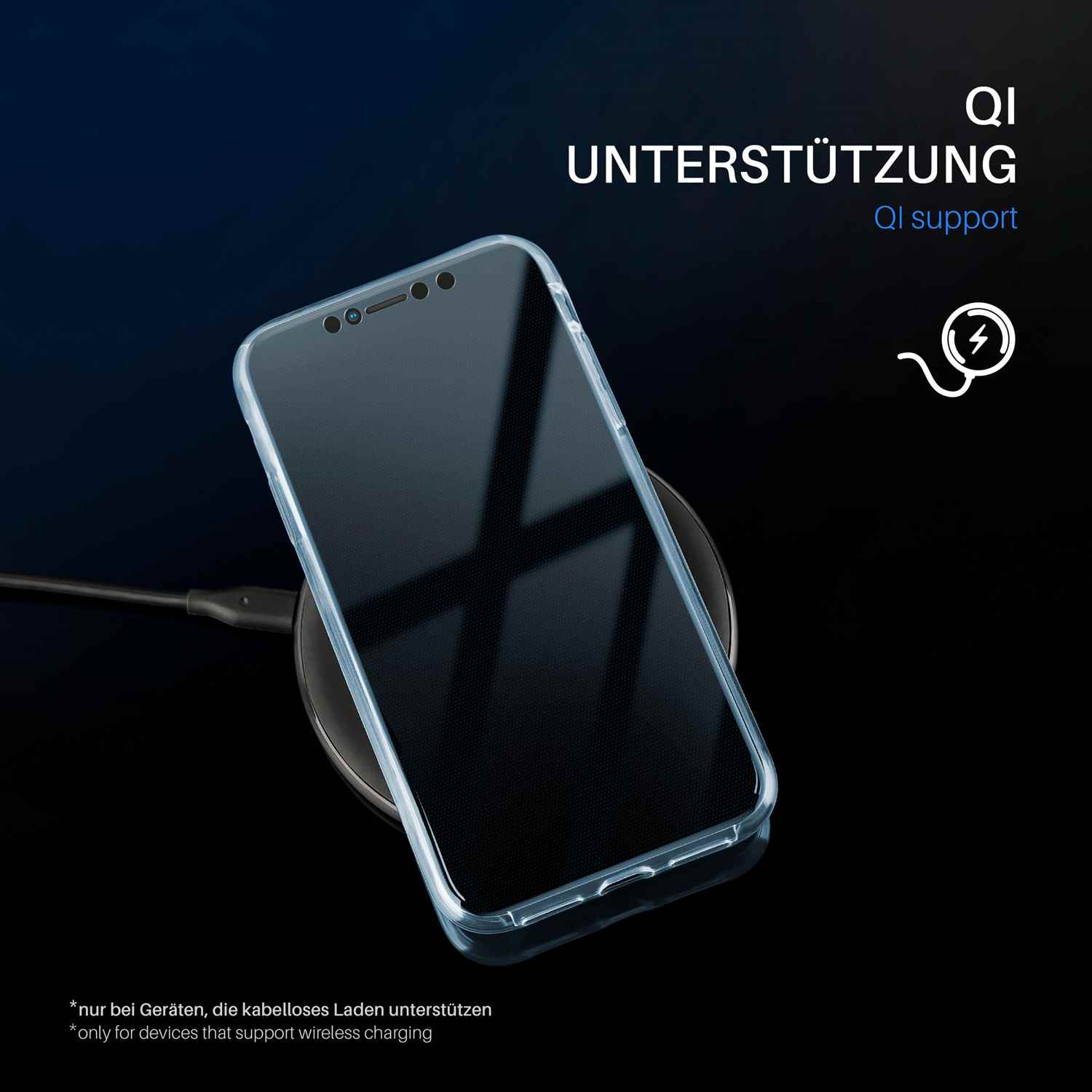 Ein Telefon in einer transparenten Hülle, das drahtlos auf einem schwarzen Pad geladen wird. Blaues Licht um es herum.