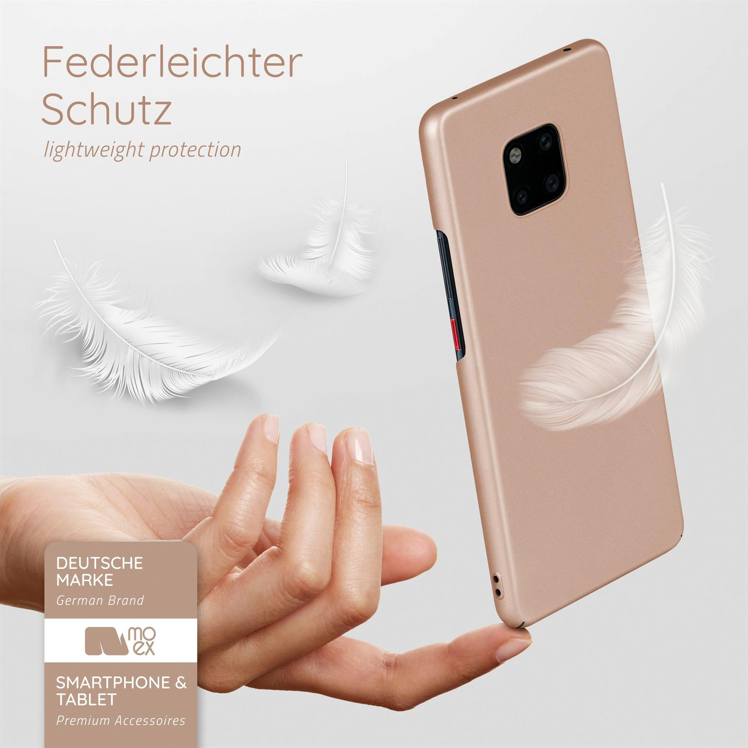 Hand hält Handyhülle, Federn schweben, Text. Hintergrund hell.