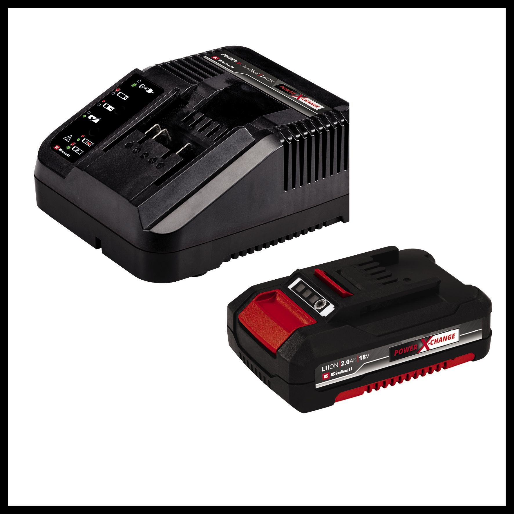 Cargador de batería negro y una batería negra y roja. Ambos están sobre un fondo blanco.