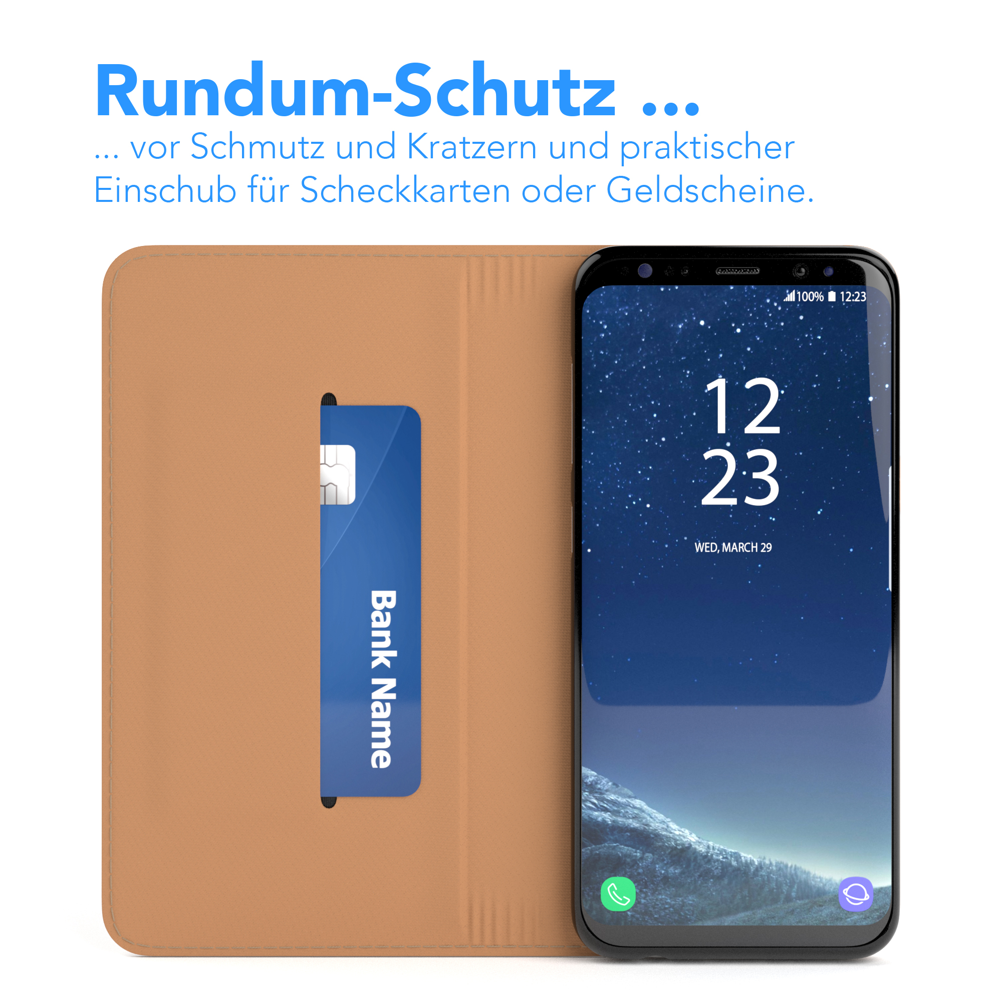 Offene braune Handyhülle mit blauer Kreditkarte und Telefon mit Uhrzeit.