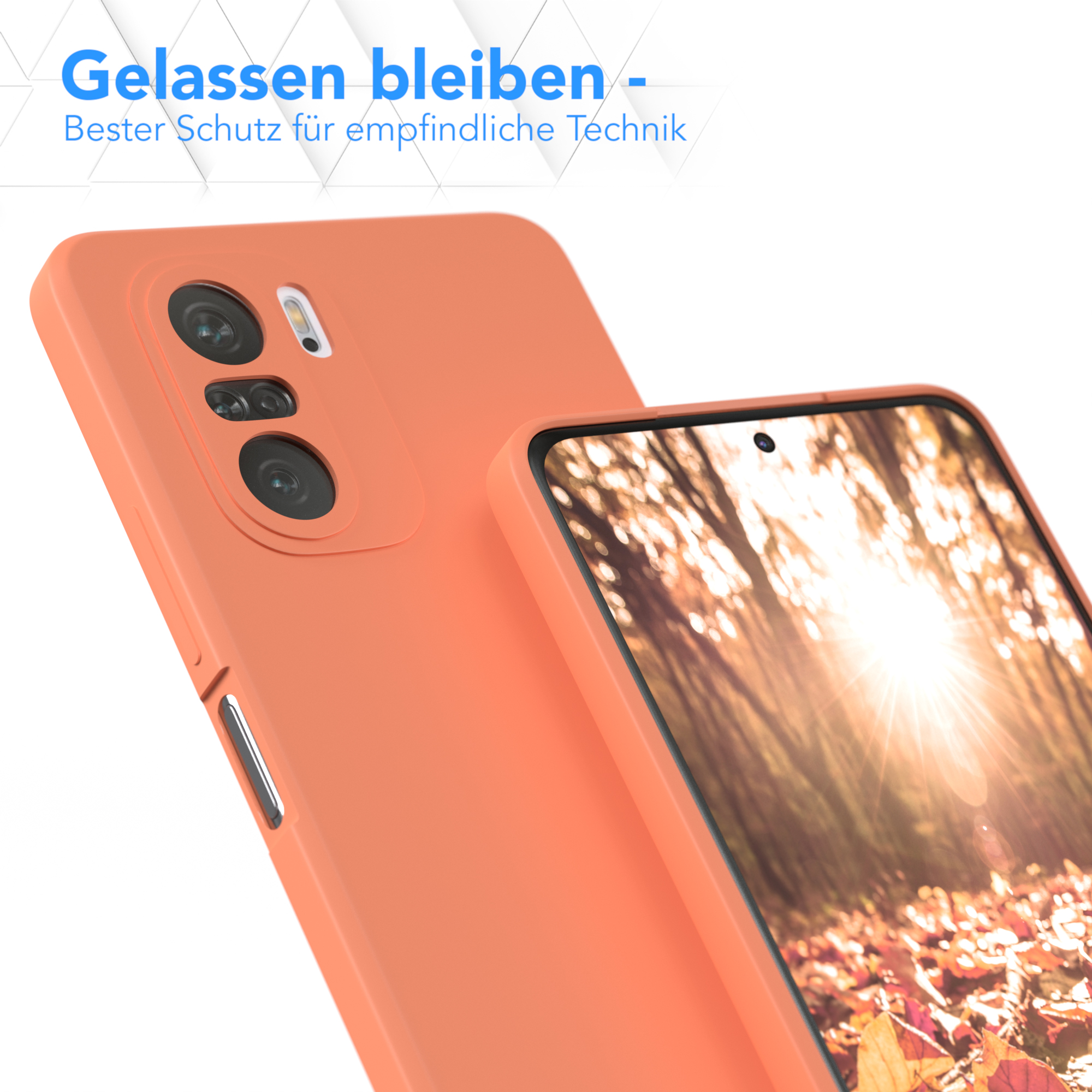 Eine orangefarbene Handyhülle mit einem Telefon darin. Das Telefon zeigt eine Waldblick. Text oben lautet 'Gelassen bleiben'.