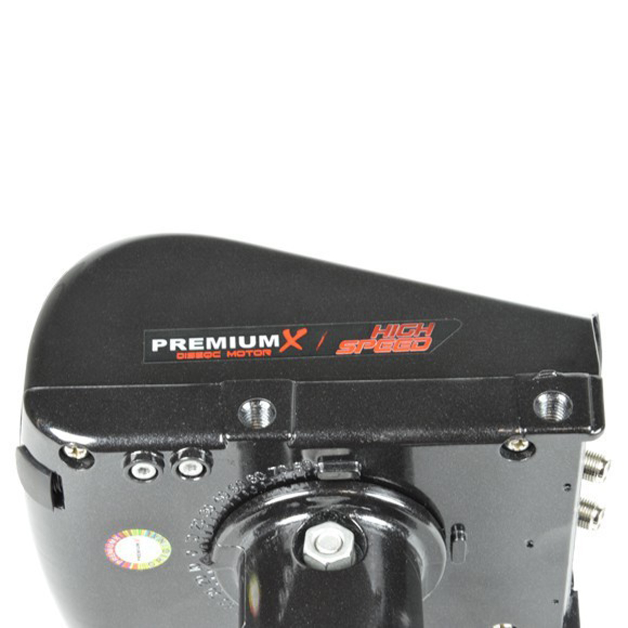 Nahaufnahme eines schwarzen Satellitenschüsselmotors. Premium X Logo auf der Vorderseite.